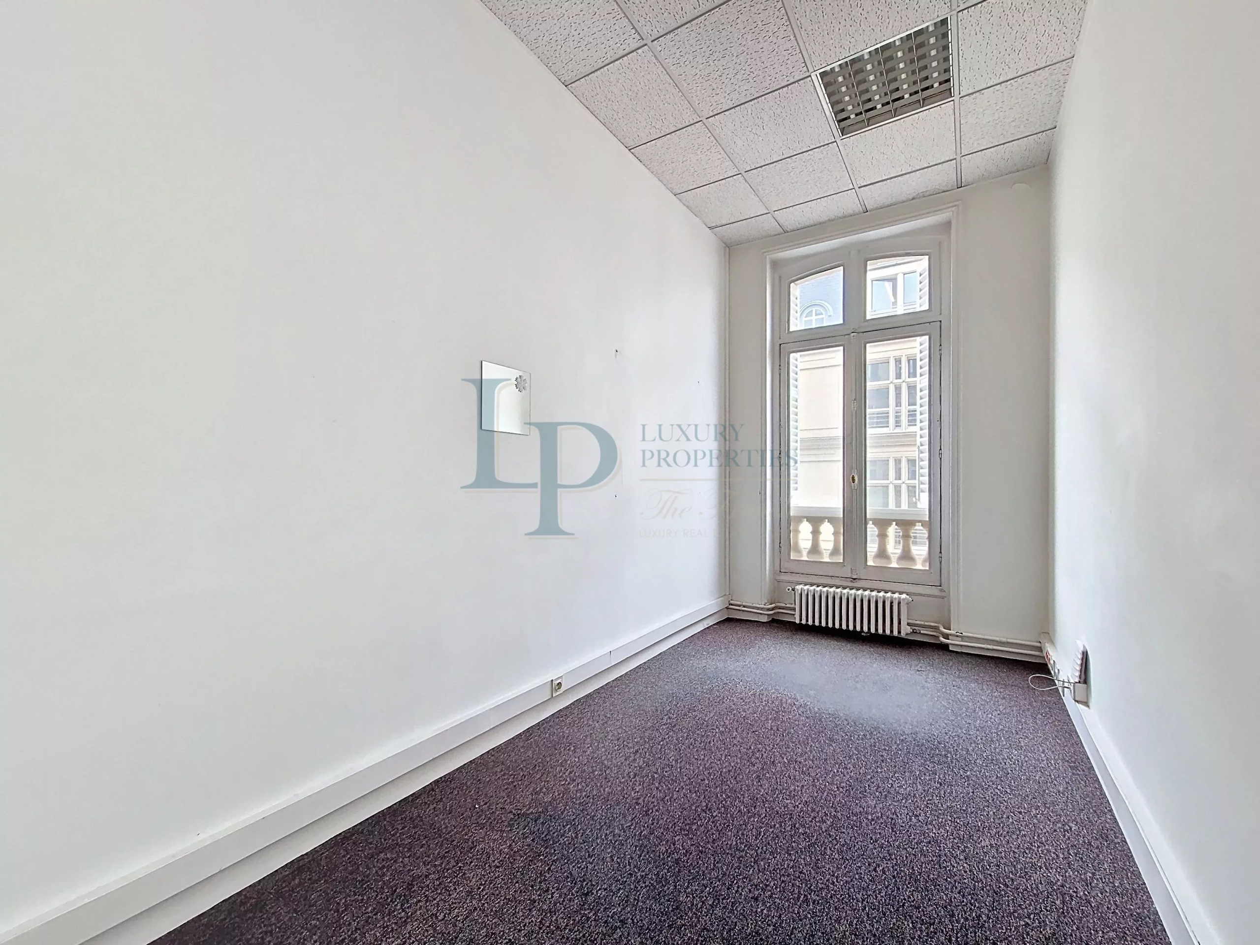 8fc9db77447e62a4d2a17627d52bd040_5f87210181_3344-original-21084-0.jpg PARIS 8 – PARC MONCEAU / HAUSSMANN – BUREAUX D’ENVIRON 400 M2