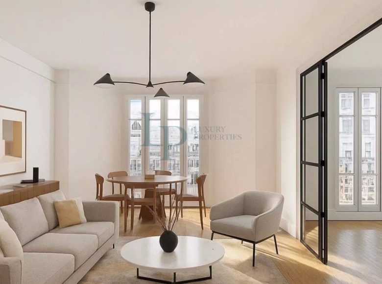 Exclusivité – Appartement 3 pièces – Étage élevé – Ascenseur – Climatisé – Lumineux – Cave
