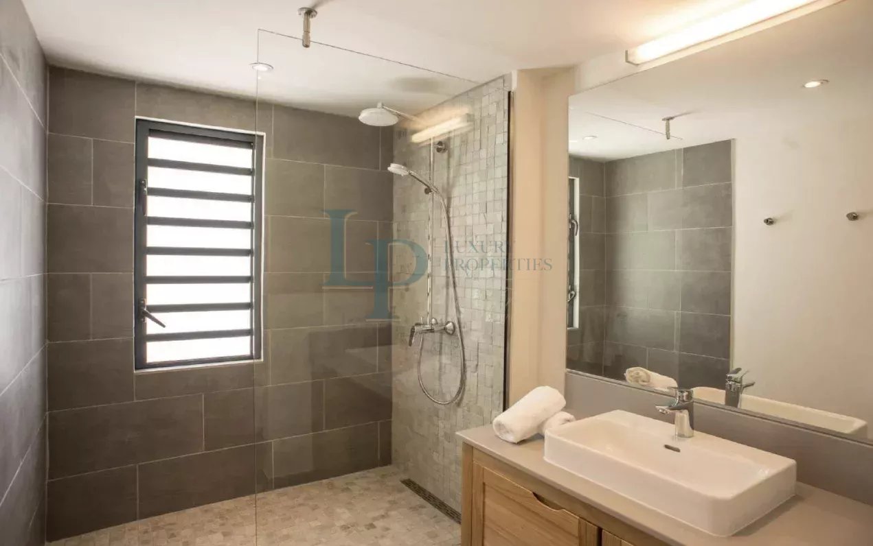 97c523544f65e6d406cf06ac83e2c2c4_5fc27b1b67_1271-original-23734-0.jpg Élégante villa de 3 chambres à Tamarin, Maurice