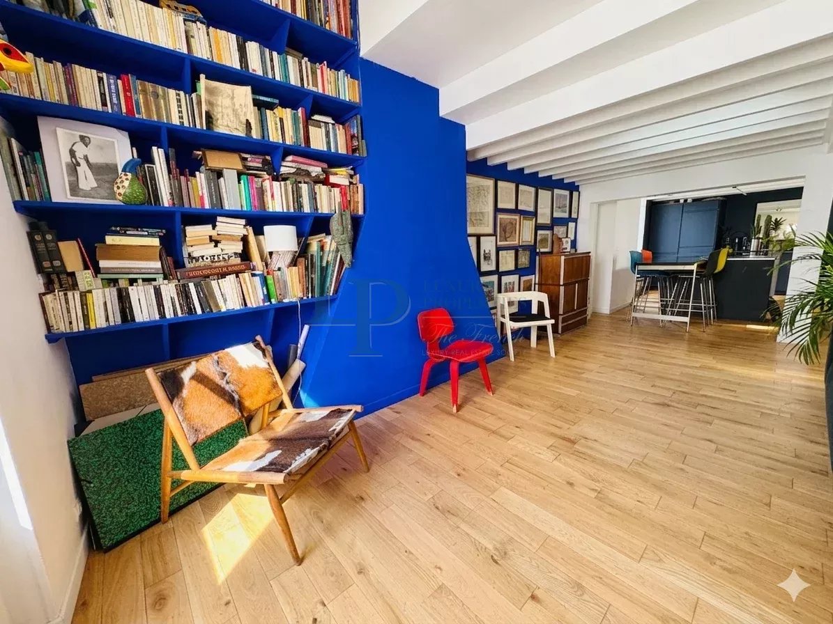99f759de82694d66eefa46ce92efdd35_01e6c980c0_1195-original-24894-0.jpg Paris VI/Rue de Sèvres – Duplex d’exception – Dernier étage