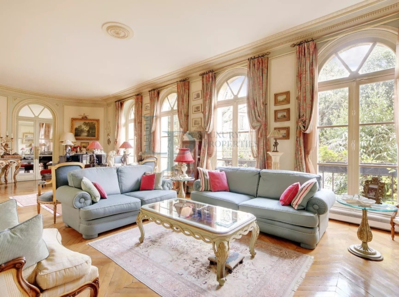 HÔTEL PARTICULIER – HAMEAU PRIVÉ – PARIS XVI