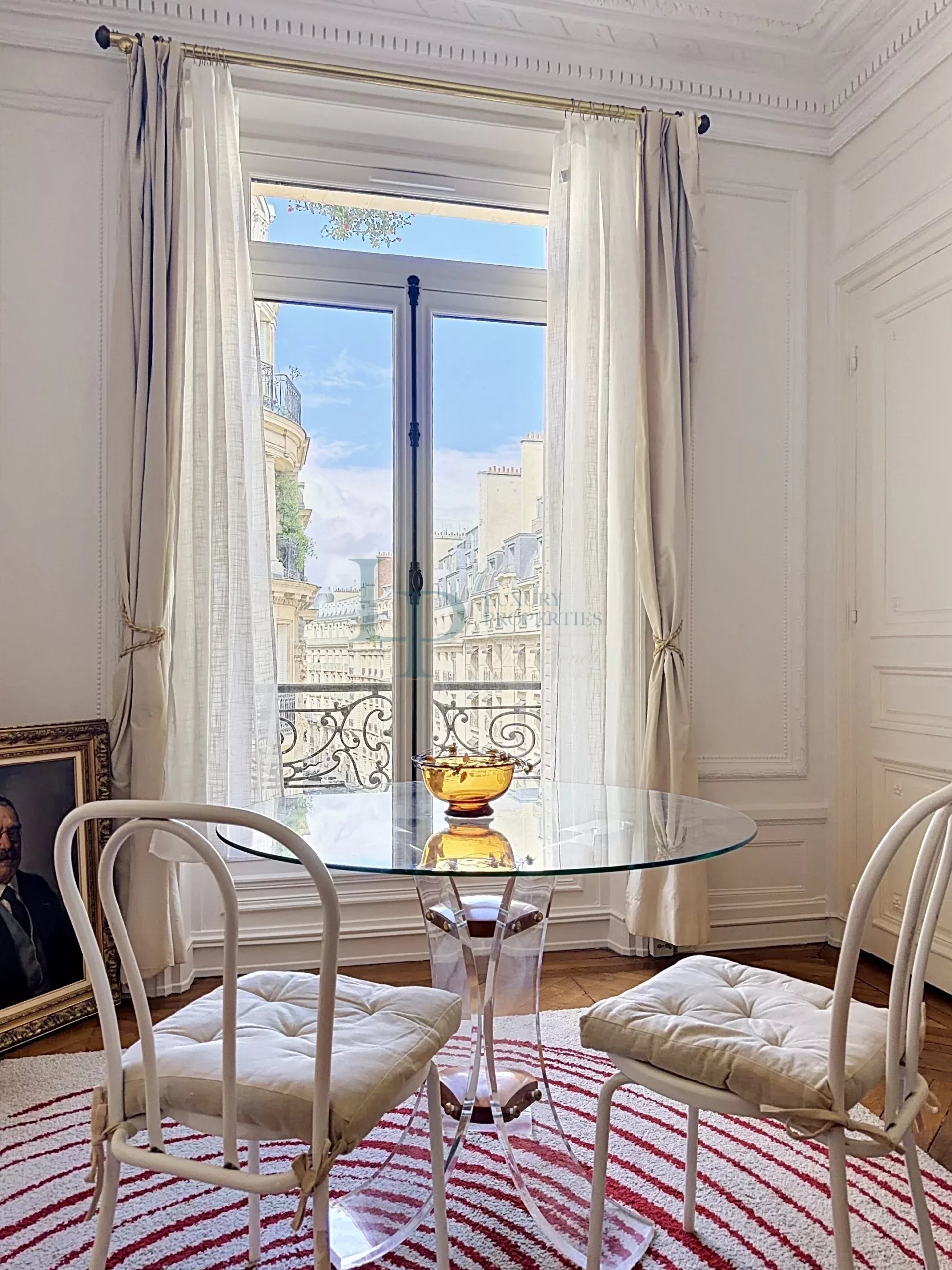 EXCLUSIVITY – PARIS VIII – 6-ROOM APARTMENT – 3/4 BEDROOMS –
