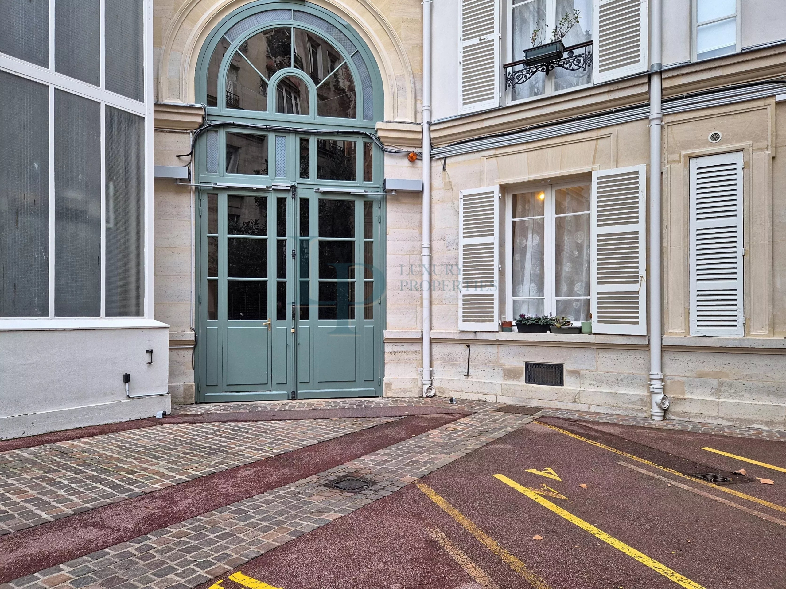 Charming studio in Plaine-Monceau