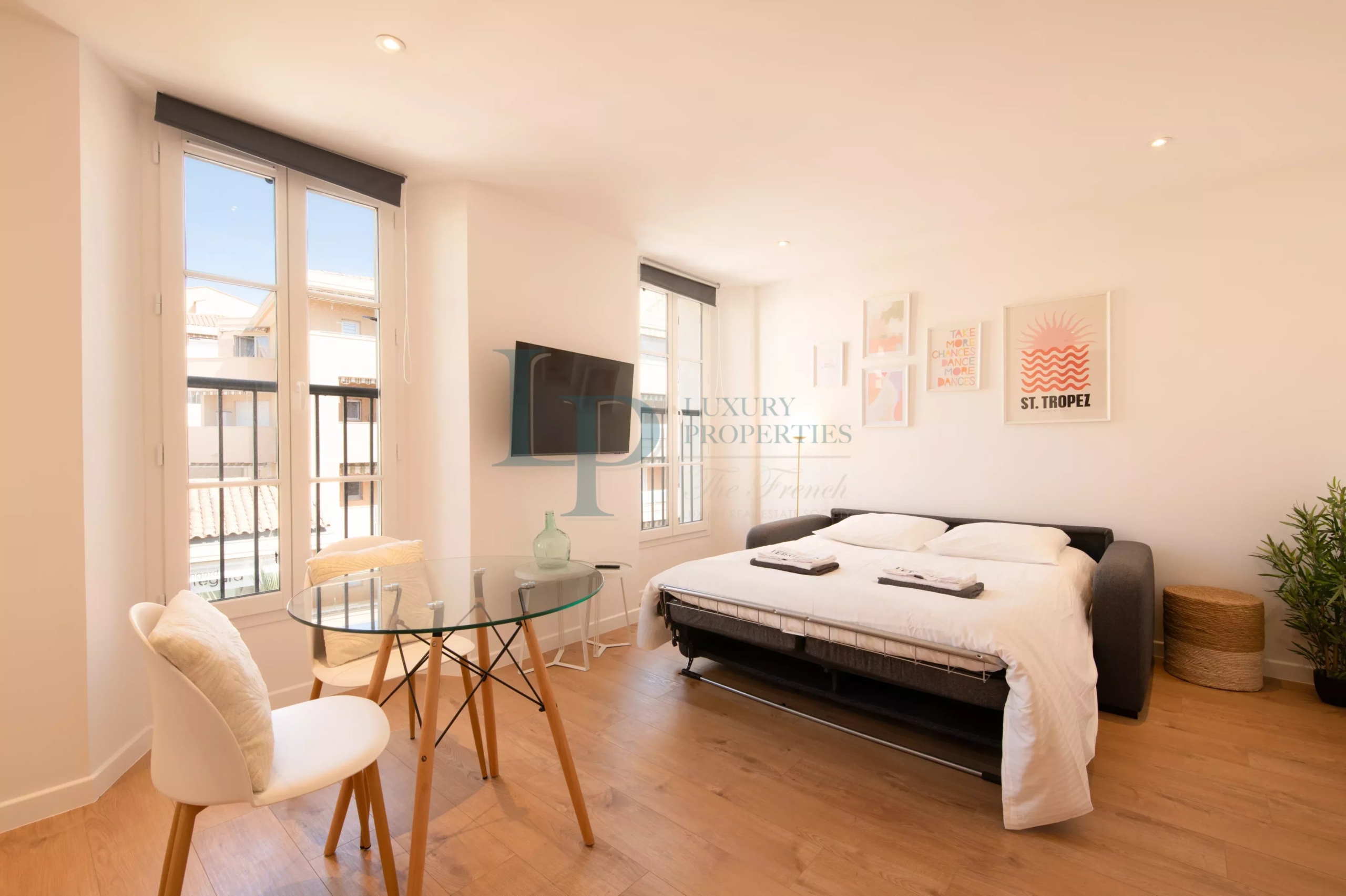 b865a39233b136482e3d486045184f1d_deea00fe5b_4096-original-20964-0.jpg IDÉAL INVESTISSEUR – IMMEUBLE MEUBLÉ À FORT RENDEMENT AU CŒUR DE SAINTE-MAXIME