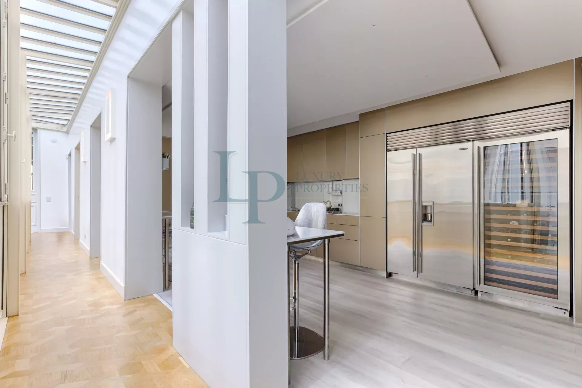 Luxurious Parisian Apartment with Modern Amenities