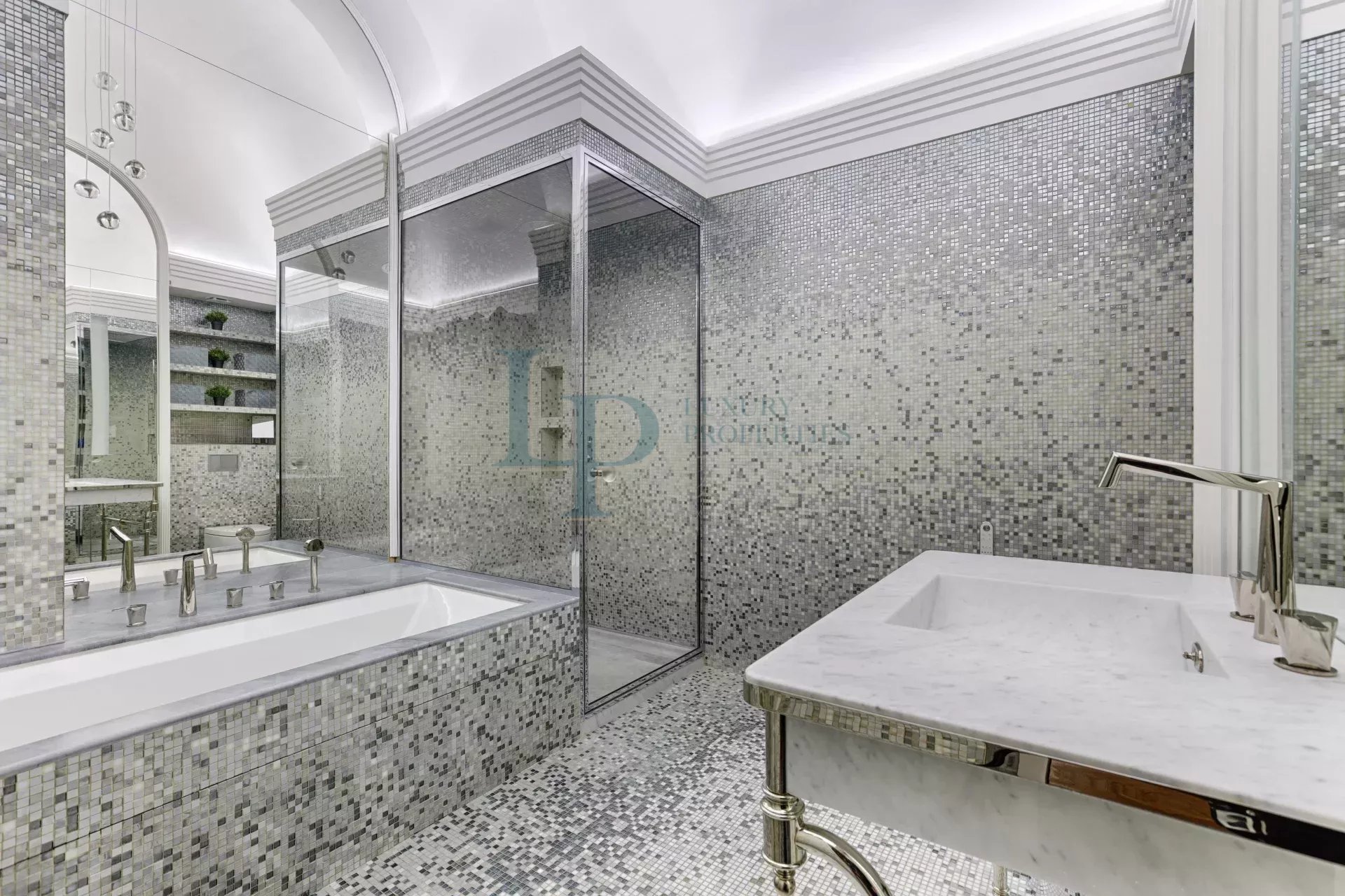 Luxurious Parisian Apartment with Modern Amenities