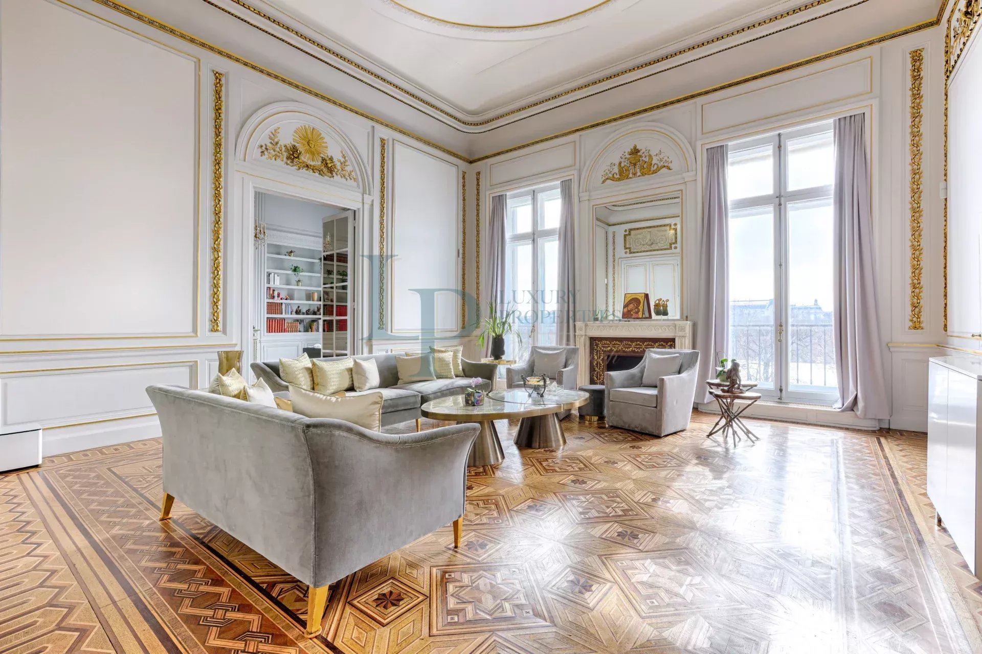 Luxurious Parisian Apartment with Modern Amenities
