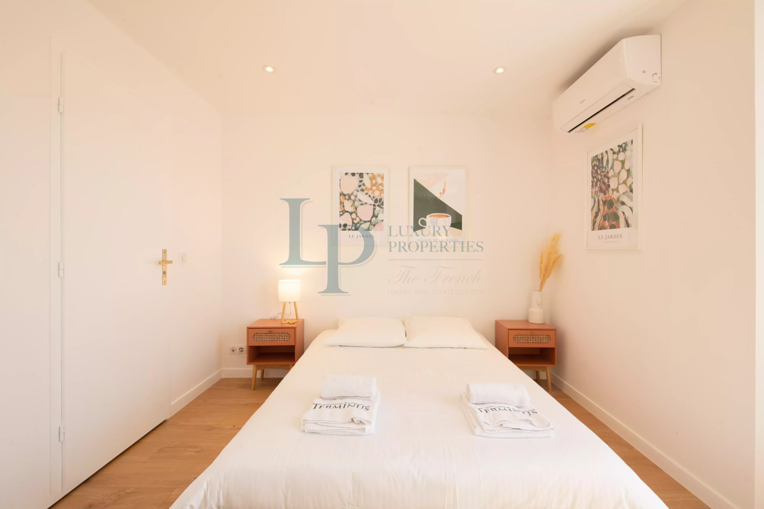 ef06101d599ad6e38d88cb68d8809d3f_aab432cd12_4096-original-20964-0.jpg IDÉAL INVESTISSEUR – IMMEUBLE MEUBLÉ À FORT RENDEMENT AU CŒUR DE SAINTE-MAXIME