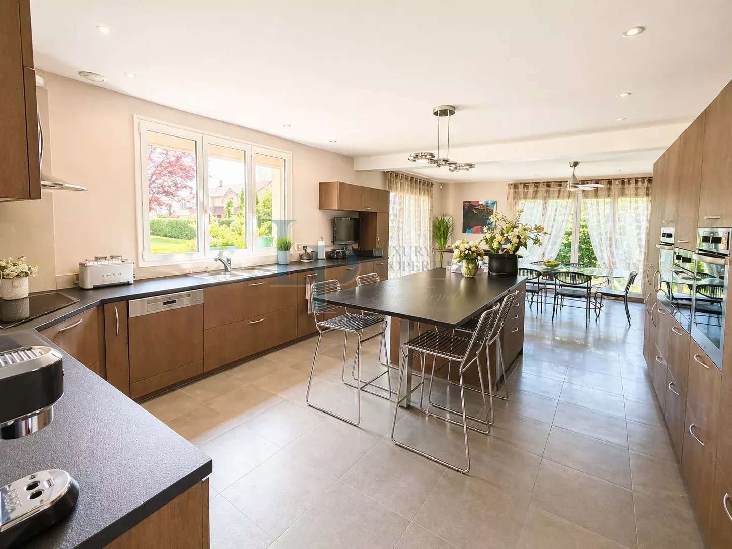 House – 8 rooms 270 m² – Ozoir-La-Ferrière (77330)