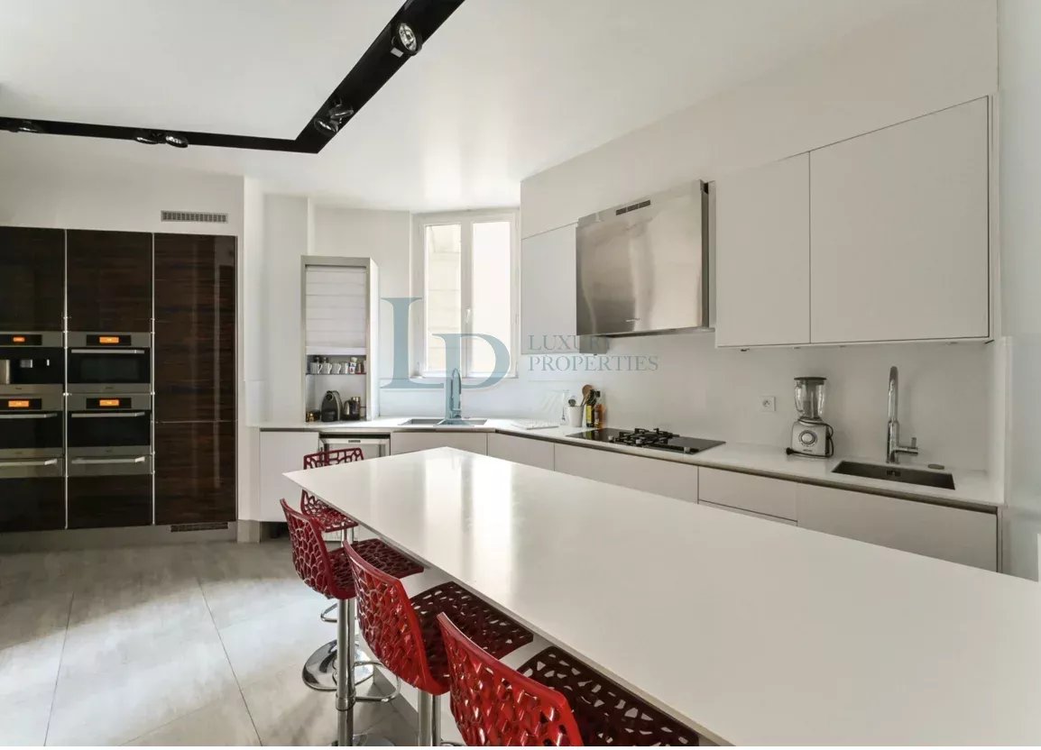 585db922808b01a728240a9ad365cb45_86af5755fa_1154-original-27106-0.jpg EXCLUSIVITÉ I PARIS XVII I TERNES / NIEL I APPARTEMENT 5 PIÈCES I 3 CHAMBRES I SERVICE I DOUBLE CAVE