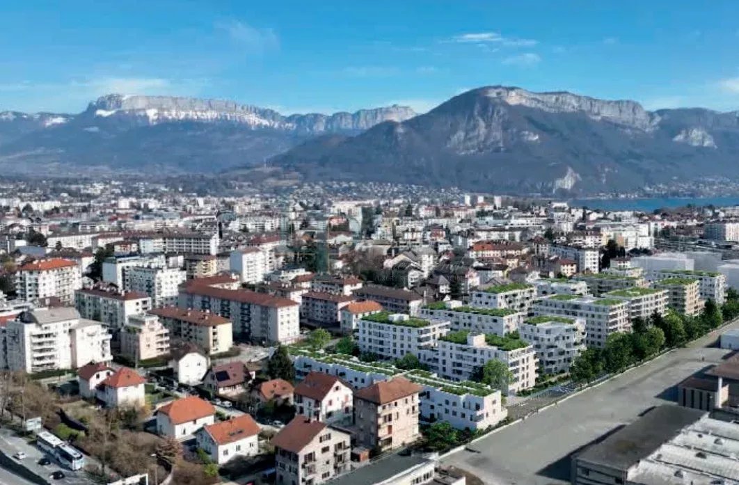 821bfe9de26b1c1fc349ba8decc9969b_567d96e146_1062-original-34611-0.jpg Annecy — Quartier des Hirondelles · Programme HYPNOSE · 4 pièces