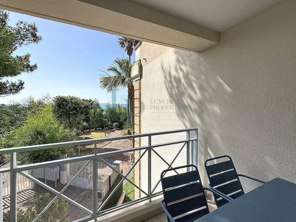 Villa des Peintres Quartier de la Croix des Gardes — au cœur de la pinède cannoise