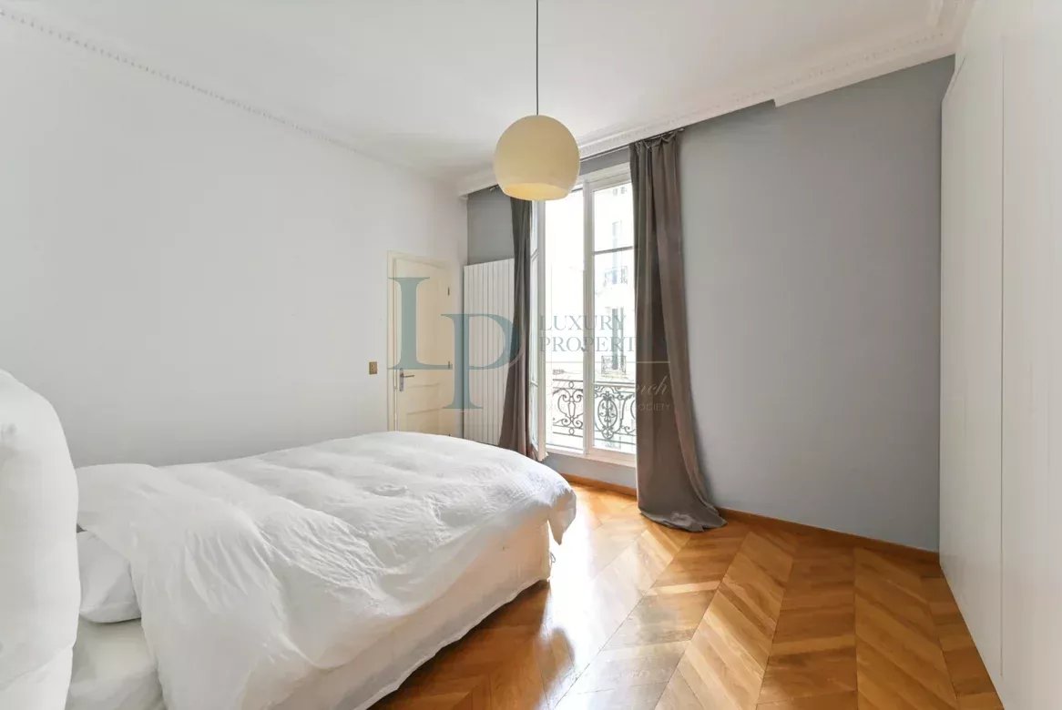 ec24bf75a9c4cfb5c22659877eab682c_3ba938d27e_1166-original-27106-0.jpg EXCLUSIVITÉ I PARIS XVII I TERNES / NIEL I APPARTEMENT 5 PIÈCES I 3 CHAMBRES I SERVICE I DOUBLE CAVE
