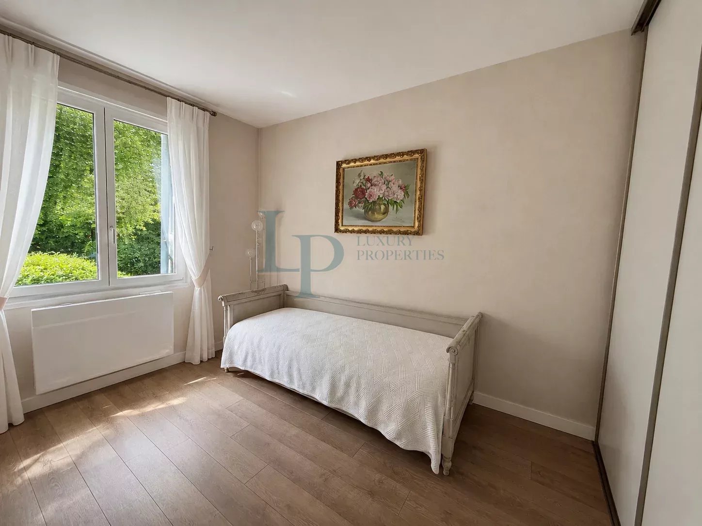 House – 8 rooms 270 m² – Ozoir-La-Ferrière (77330)