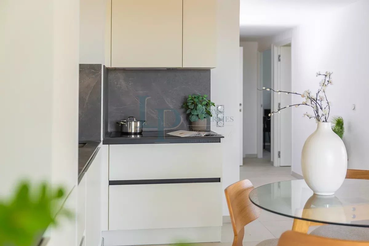 268963919867f88c80eab1baf0d9339e_1d930da209_1200-original-35476-0.jpg HANA — Appartement T3 d’Exception — 16ème Étage, Nice Méridia