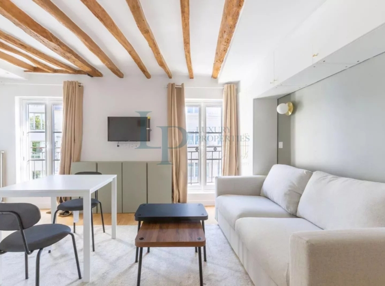 EXCLUSIVITÉ – Studio Paris 8ème rue du Faubourg Saint-Honoré – 28 m2