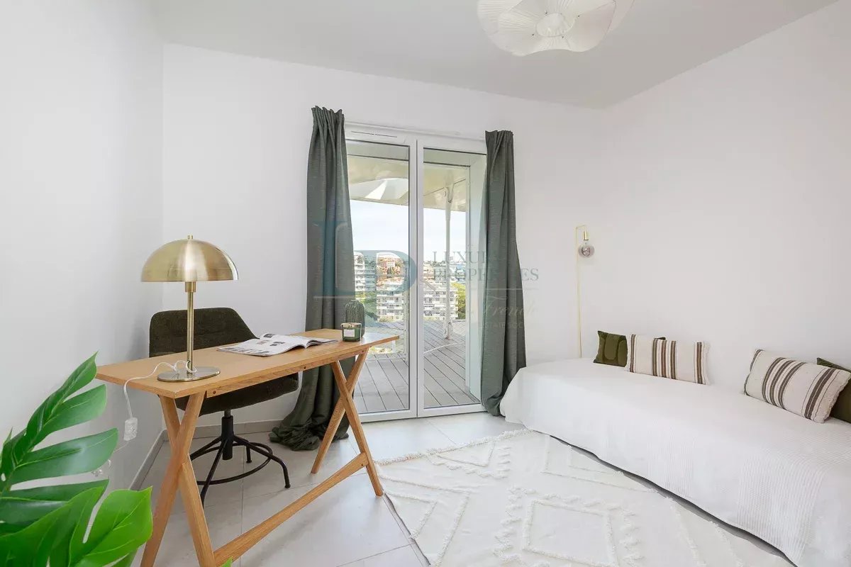 8603660768fc79febdaed61ed9a676b3_2f755ebe12_1200-original-35476-0.jpg HANA — Appartement T3 d’Exception — 16ème Étage, Nice Méridia