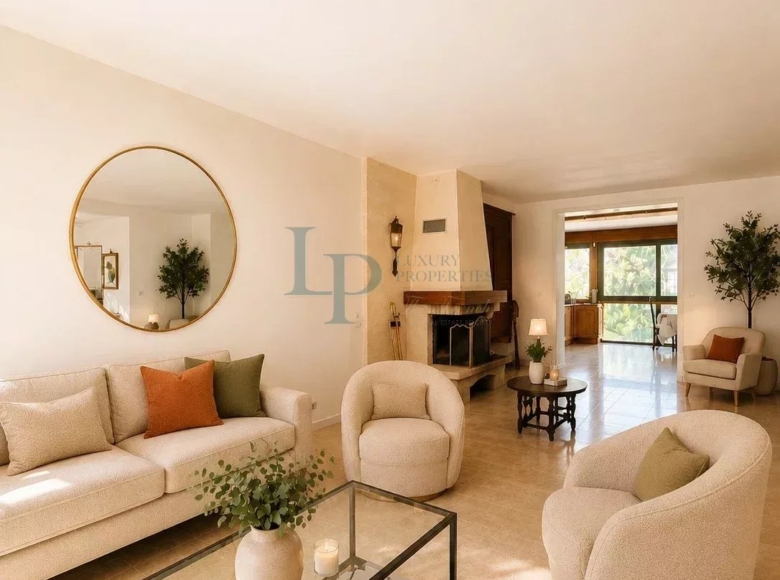 FAMILY HOME OF 300 M² – ON THE EDGE OF THE FOREST