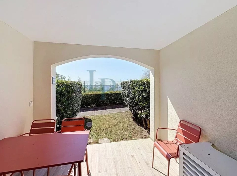 Villa of the Painters Neighborhood of Croix des Gardes – in the heart of the Cannes pine forest