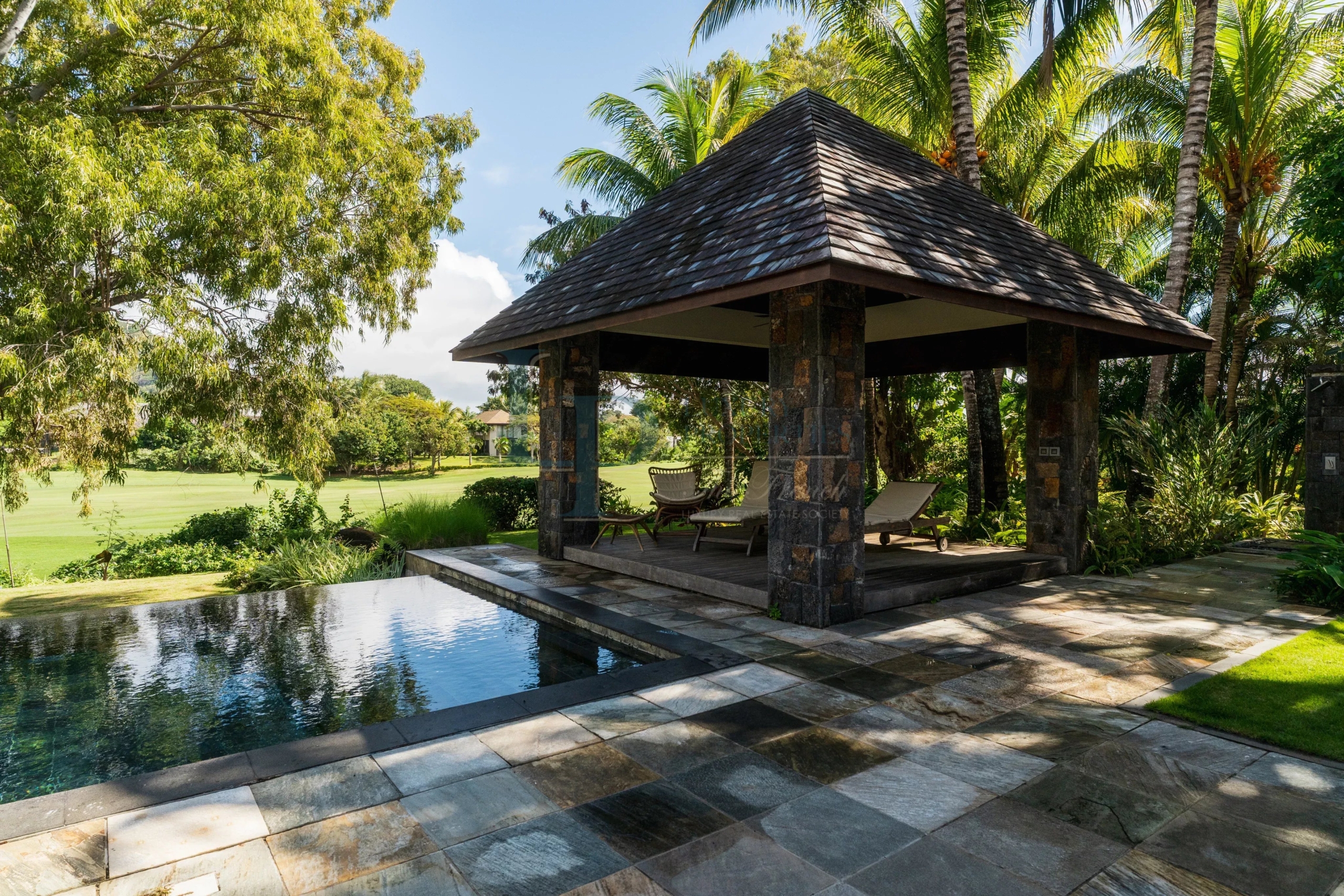 Superbe villa avec vue sur le Golf