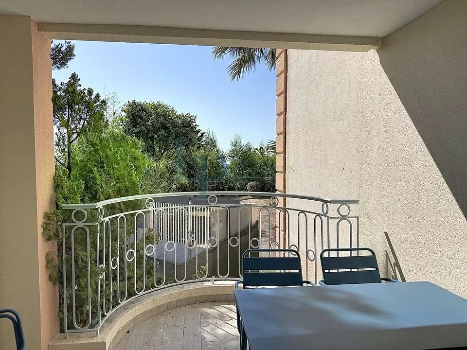 Villa des Peintres Quartier de la Croix des Gardes — au cœur de la pinède cannoise
