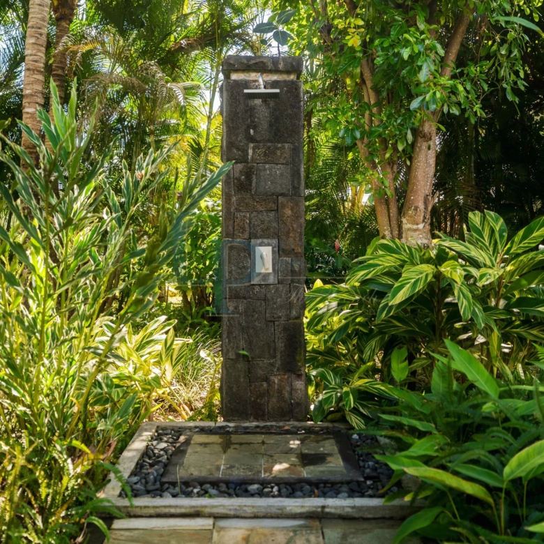 780