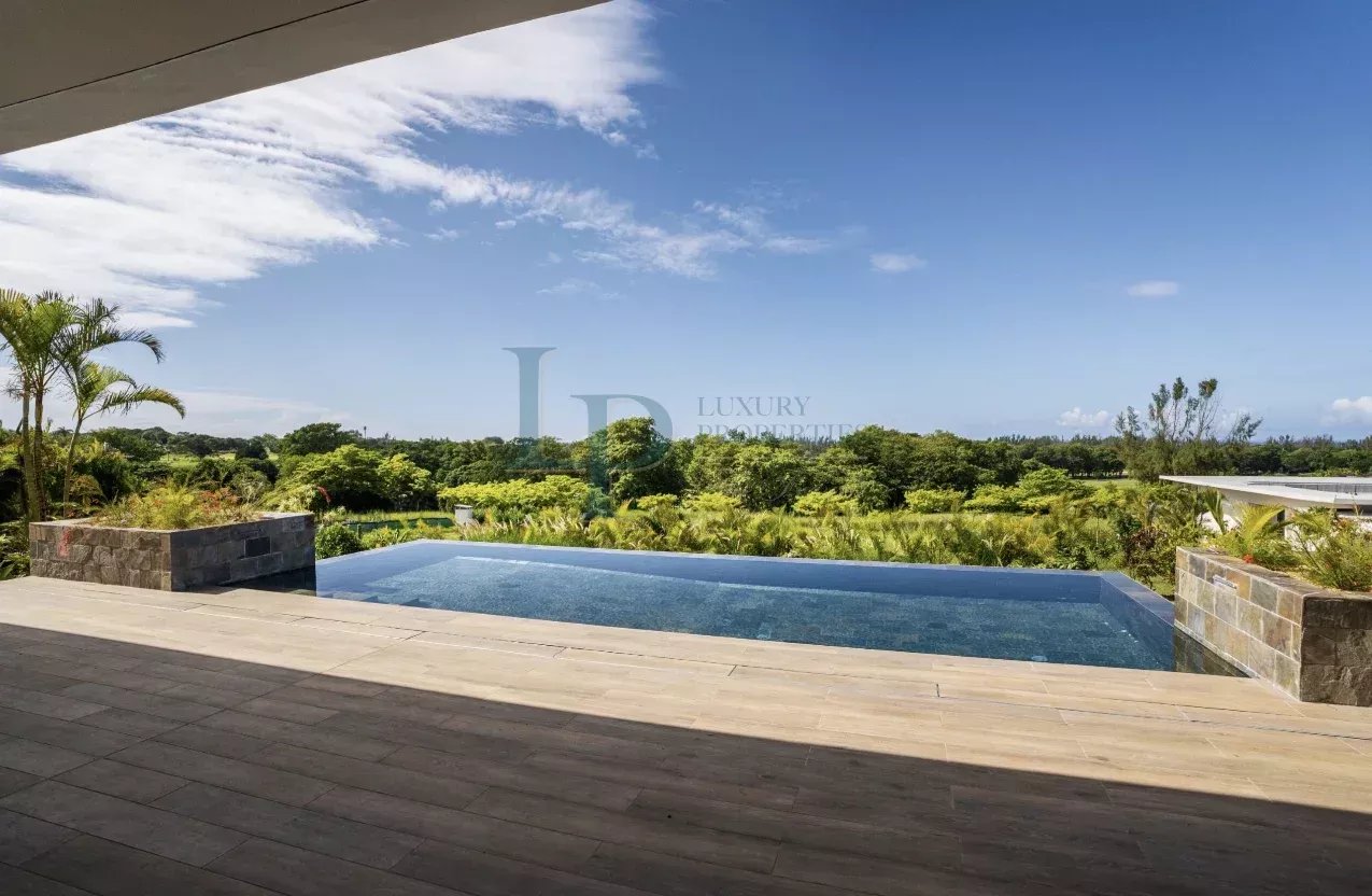 070b2e935d3e1c61888104304aa7f69e_e45a7e251a_1275-original-38489-0.jpg Magnifique Villa à la Française