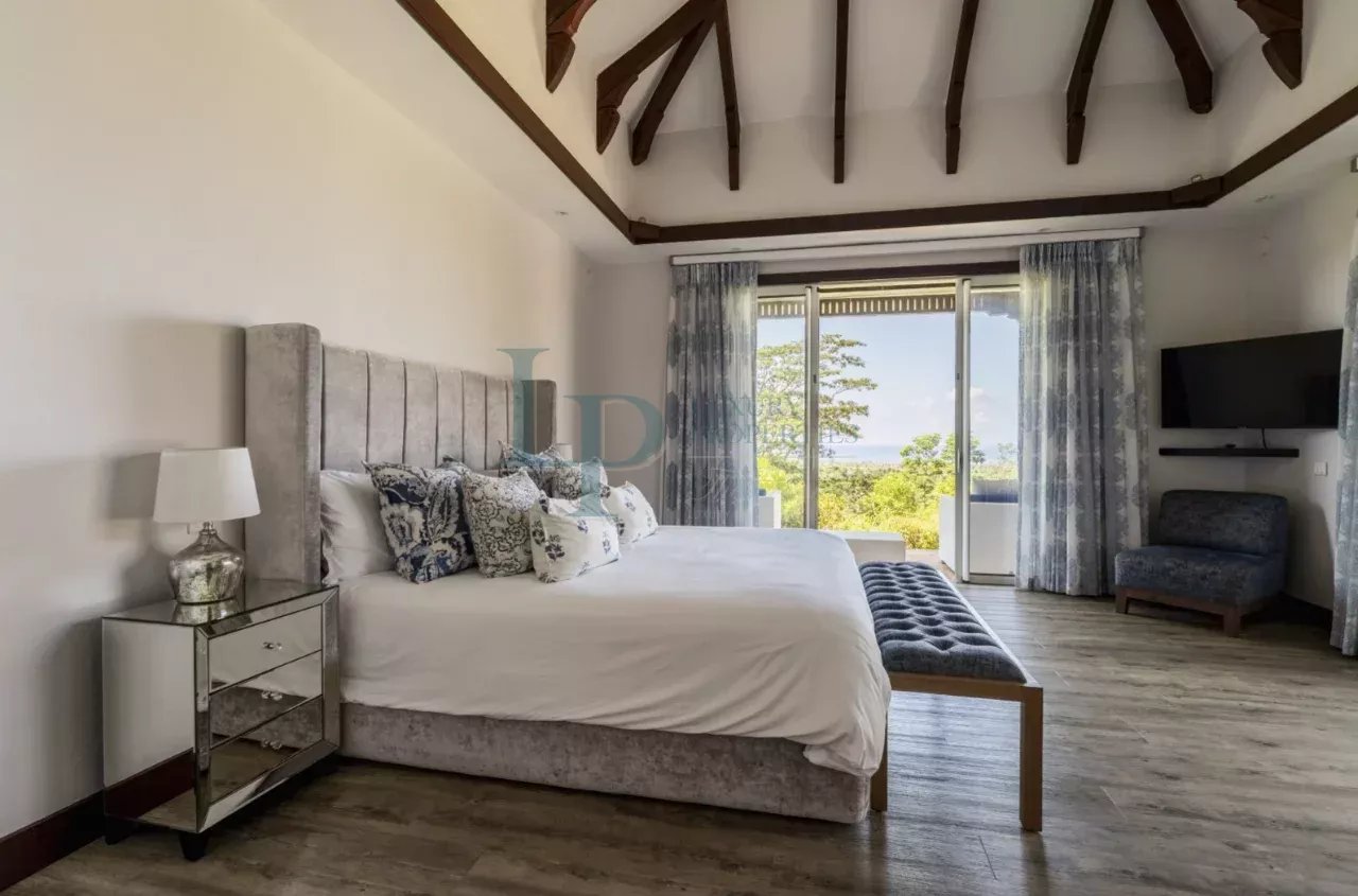 0a23ef4161057bab5931233c603d0608_e7e294c4be_1280-original-38517-0.jpg Stunning villa with panoramic ocean views