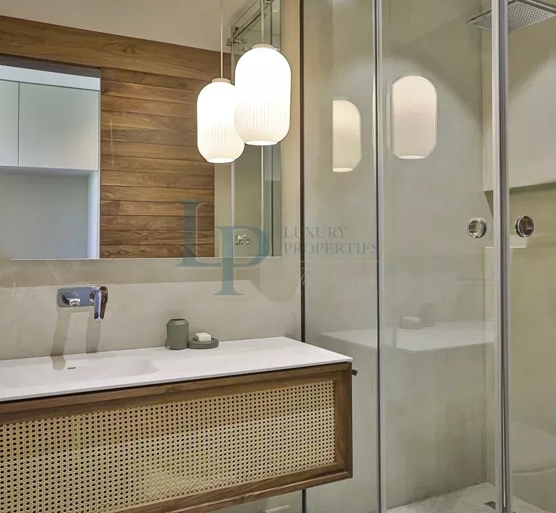 780
