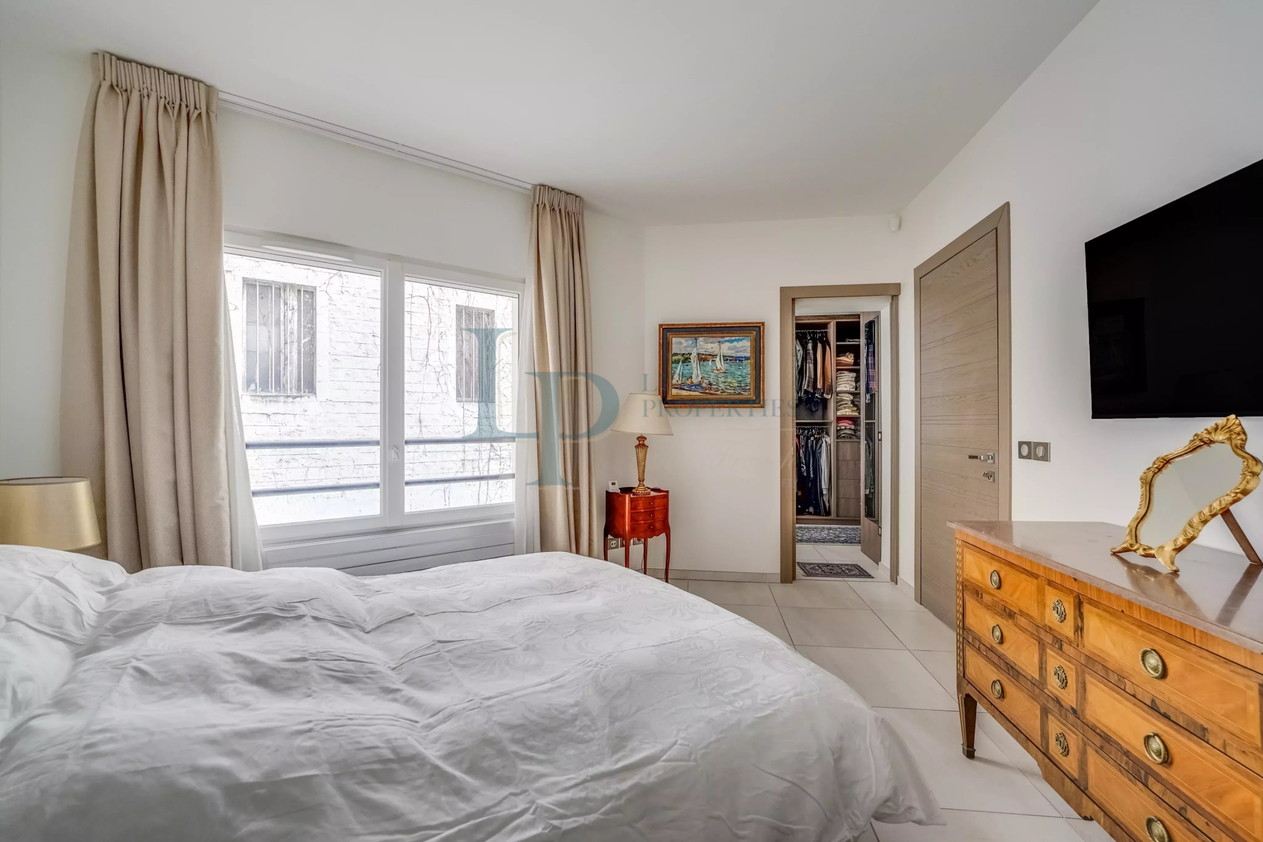 PARIS VIII – SAINT-HONORÉ / HAUSSMANN – TOP FLOOR WITH SOUTH-FACING TERRACE