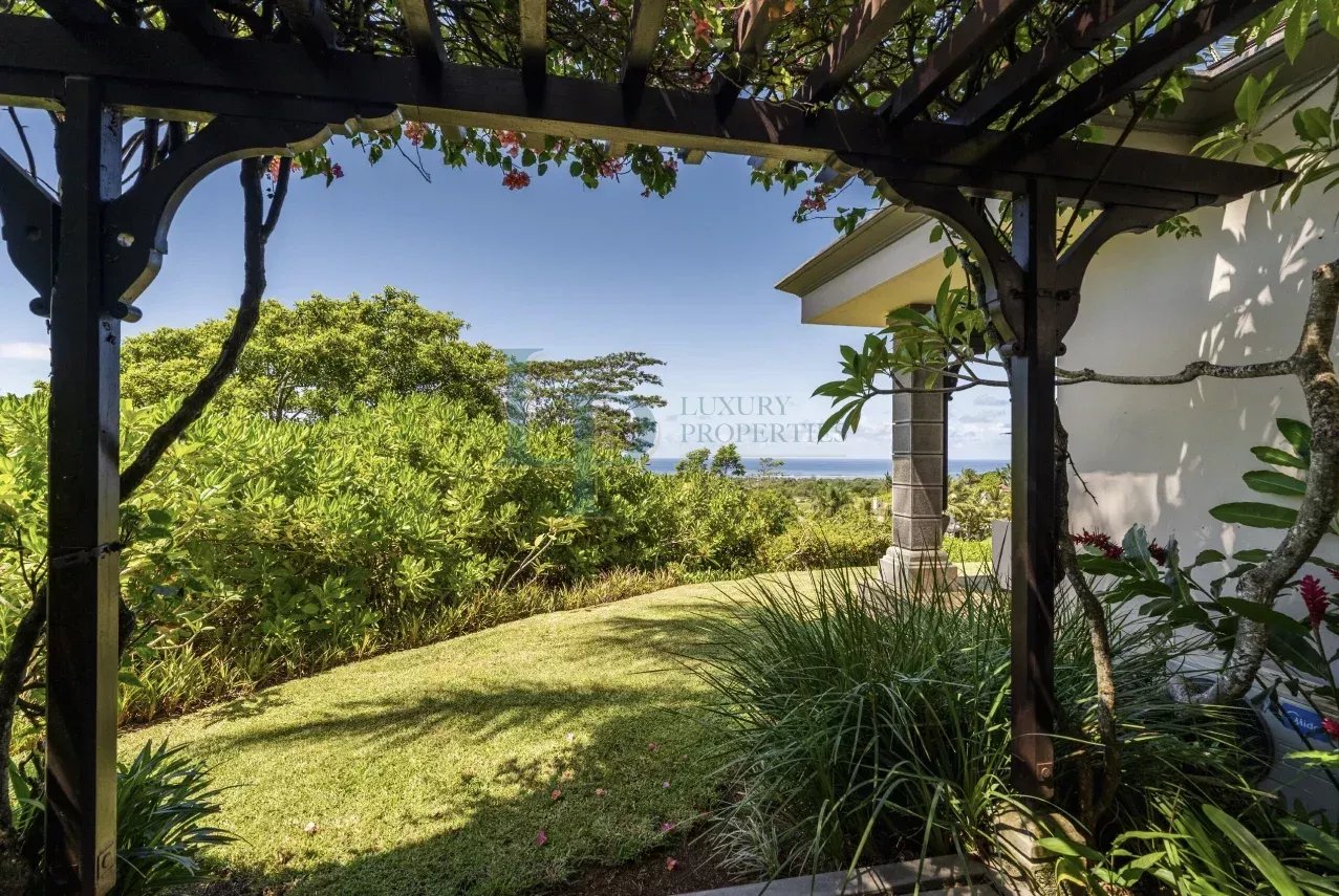 372174863fad40eaa436c9c268d88001_6231112805_1277-original-38517-0.jpg Stunning villa with panoramic ocean views