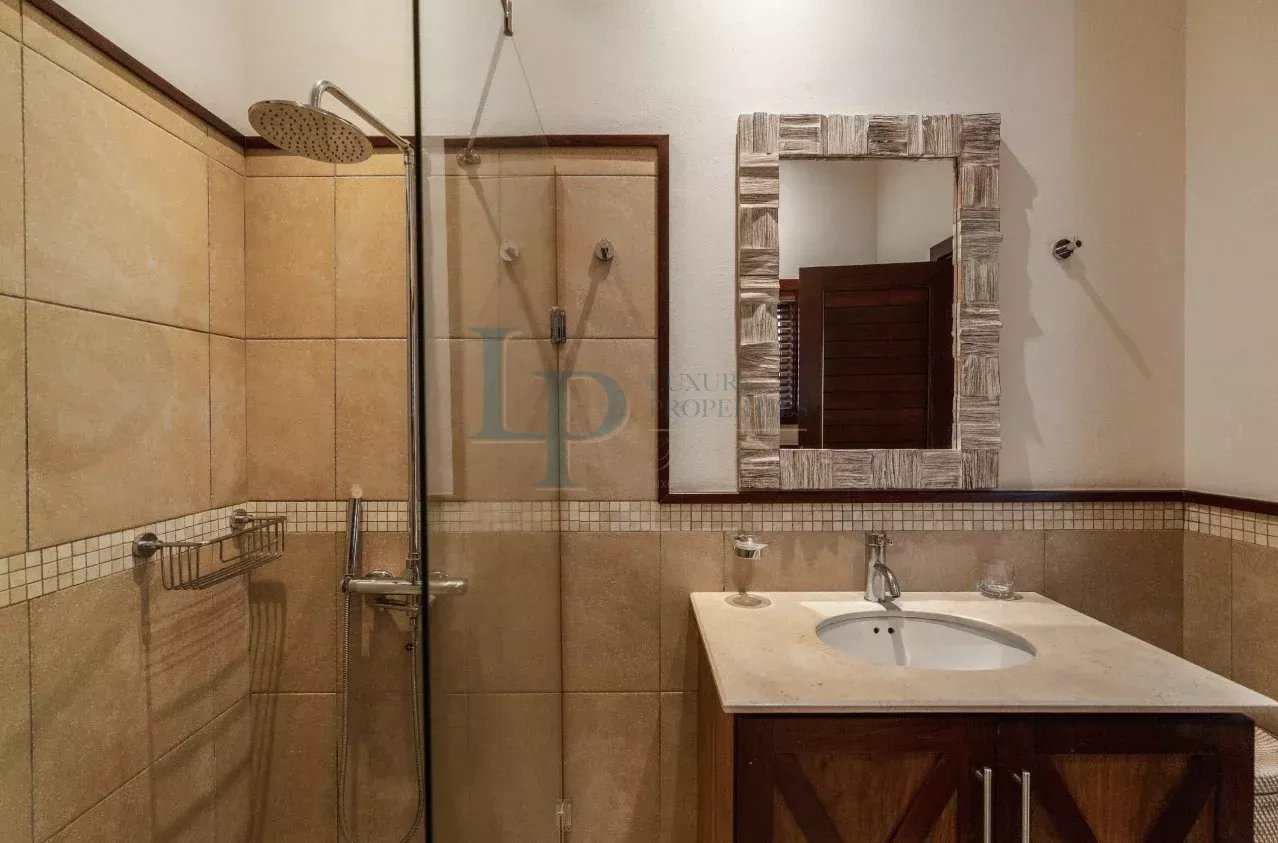 54b26d3adec7098450286f4bfb7527b7_b387b2920a_1278-original-38517-0.jpg Stunning villa with panoramic ocean views