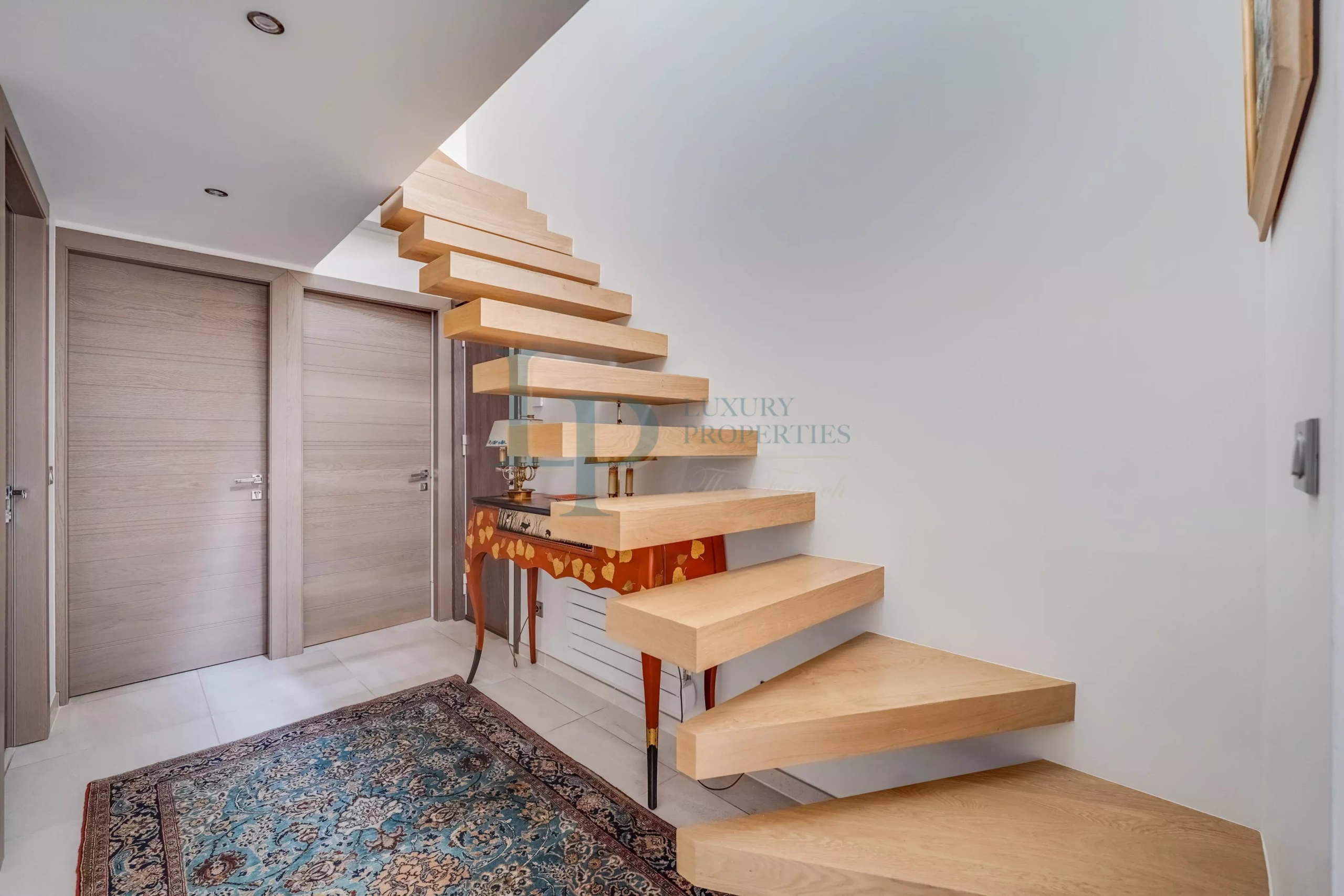 PARIS VIII – SAINT-HONORÉ / HAUSSMANN – TOP FLOOR WITH SOUTH-FACING TERRACE