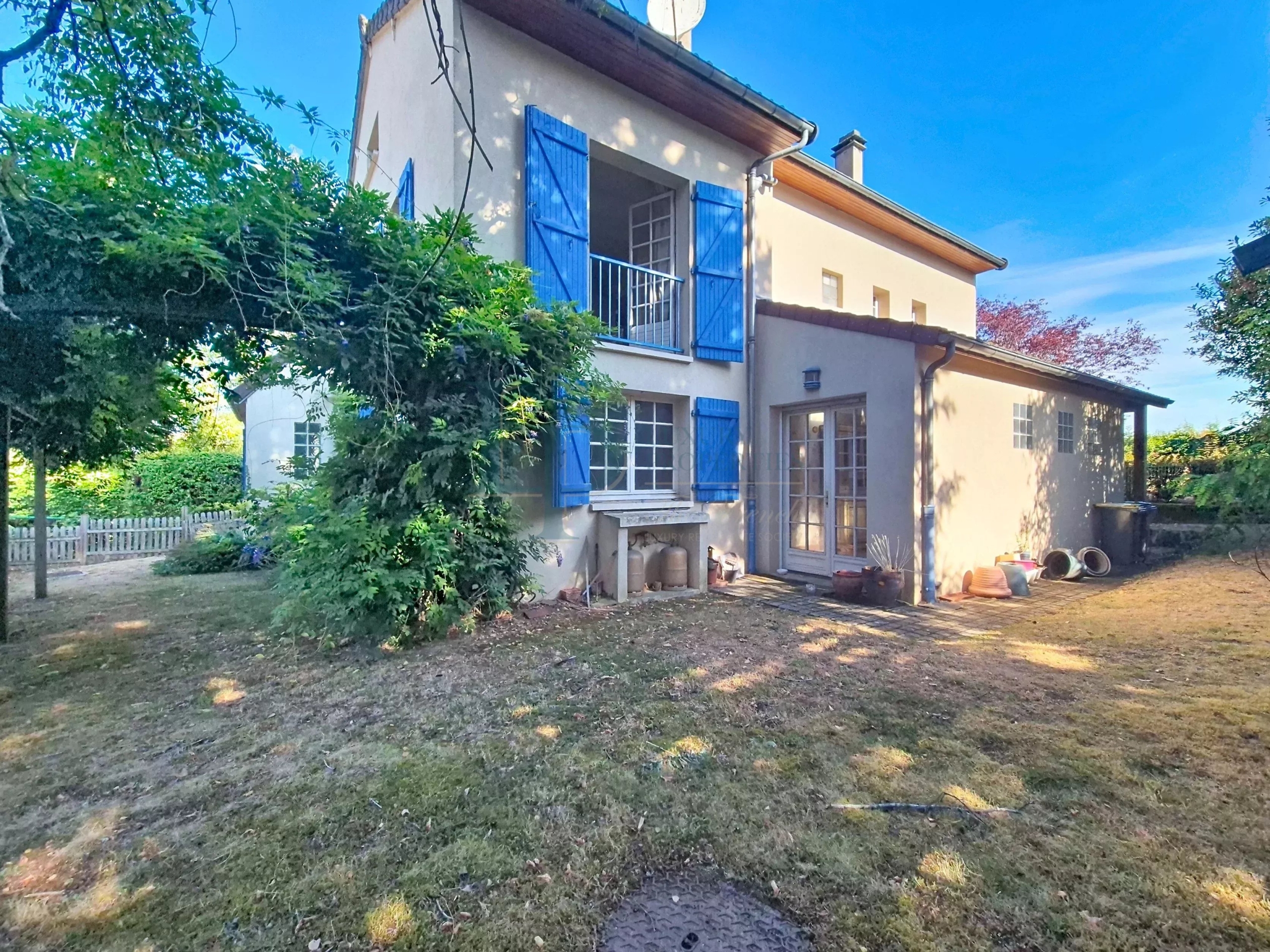 FONTENAY-LE-FLEURY (78) – MAISON FAMILIALE DE 200 M² À RÉINVENTER, AUX PORTES DE SAINT-CYR-L’ÉCOLE