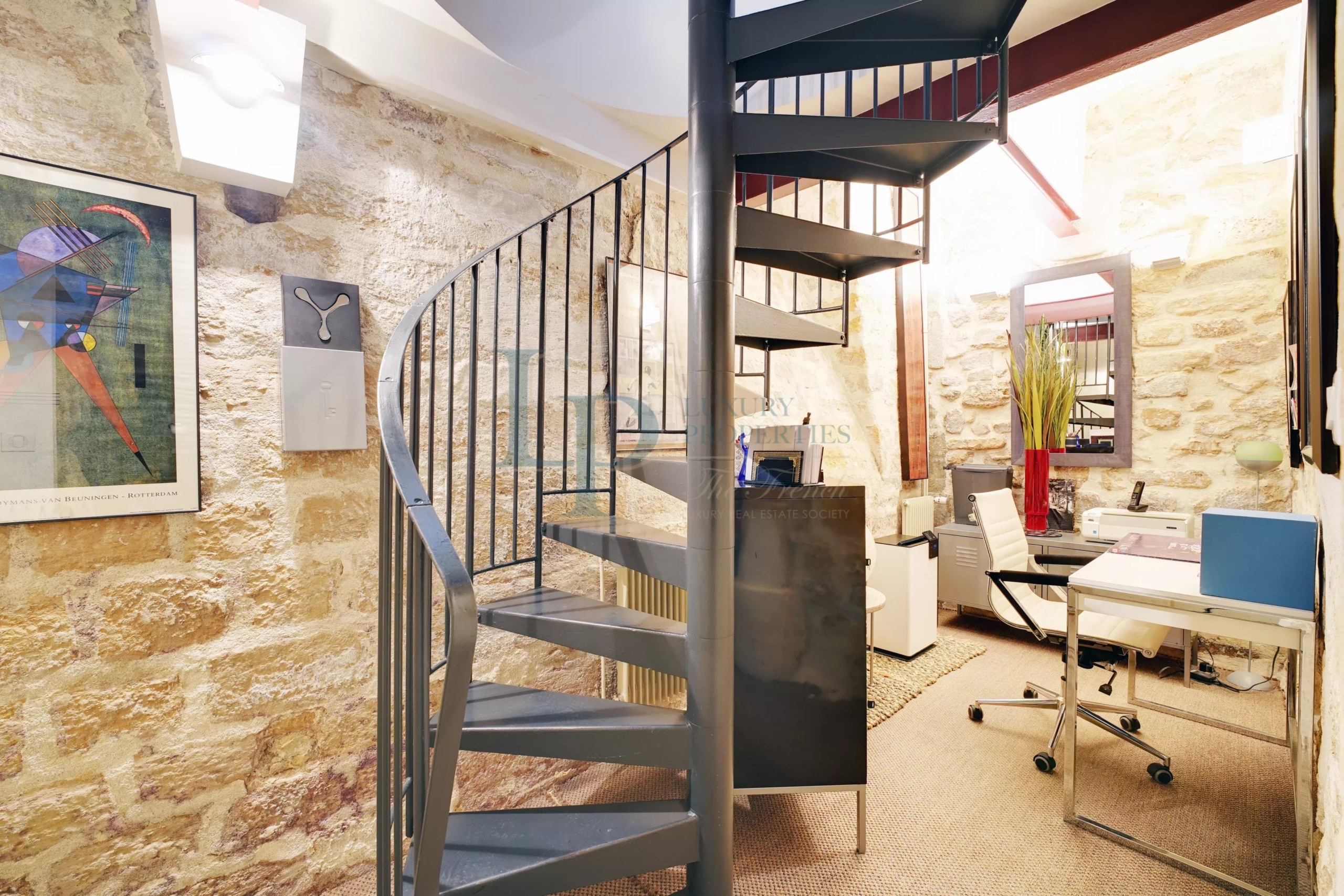 PARIS III – EXCLUSIVITÉ – PLACE DES VOSGES – APPARTEMENT 3 PIÈCES – COMME UNE MAISON – RÉNOVÉ – CALME