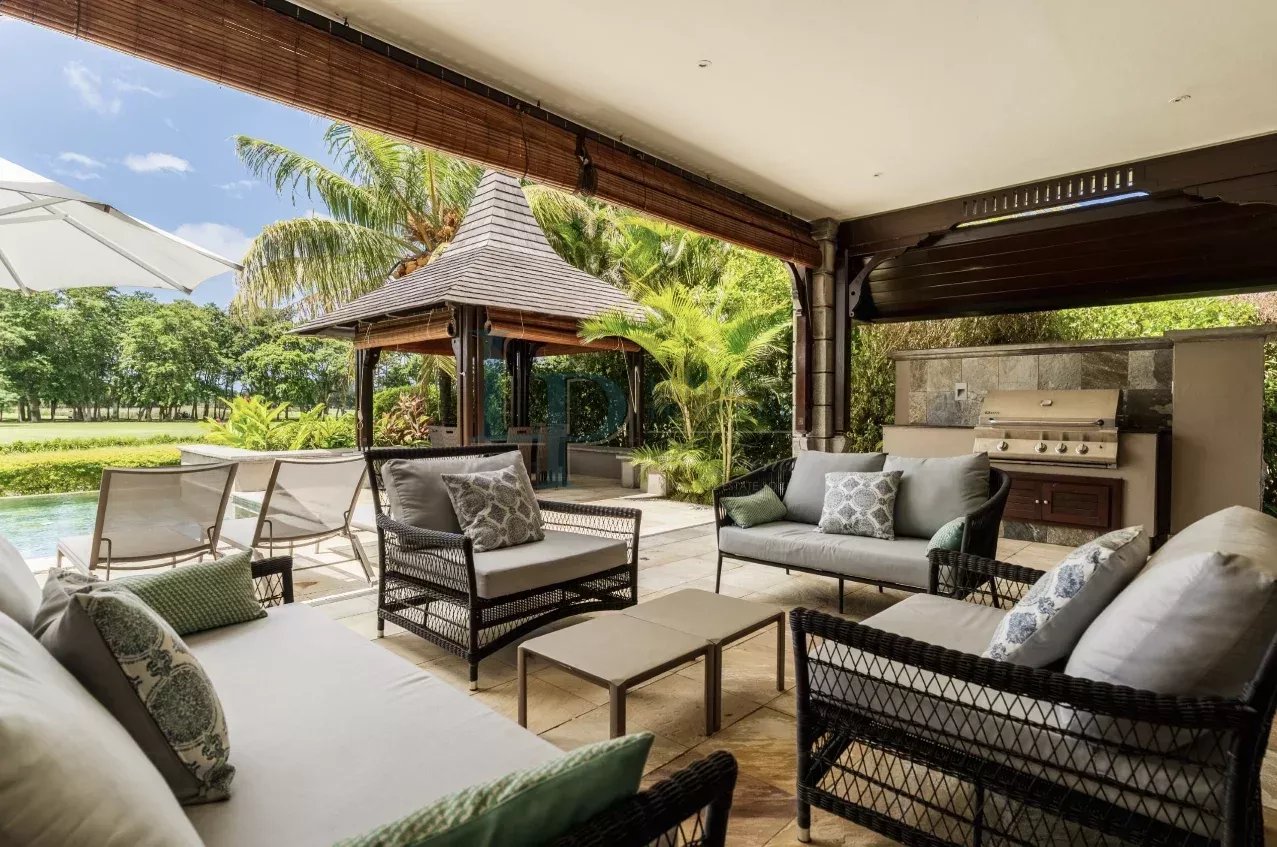 790951e6a3c797790889ae10b9cccffb_9dbec677a5_1277-original-38606-0.jpg Superbe Villa à Bel Ombre