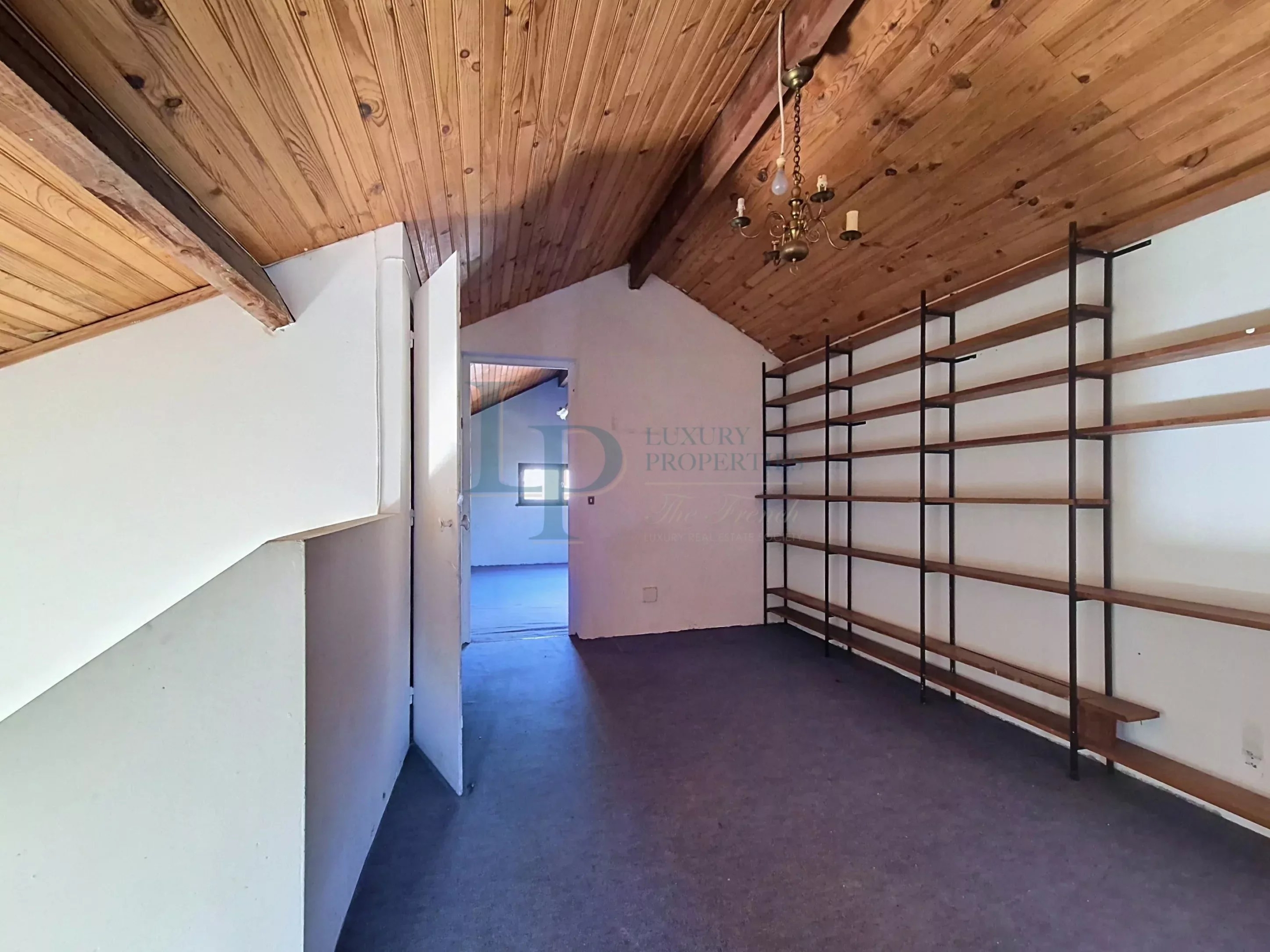 FONTENAY-LE-FLEURY (78) – MAISON FAMILIALE DE 200 M² À RÉINVENTER, AUX PORTES DE SAINT-CYR-L’ÉCOLE