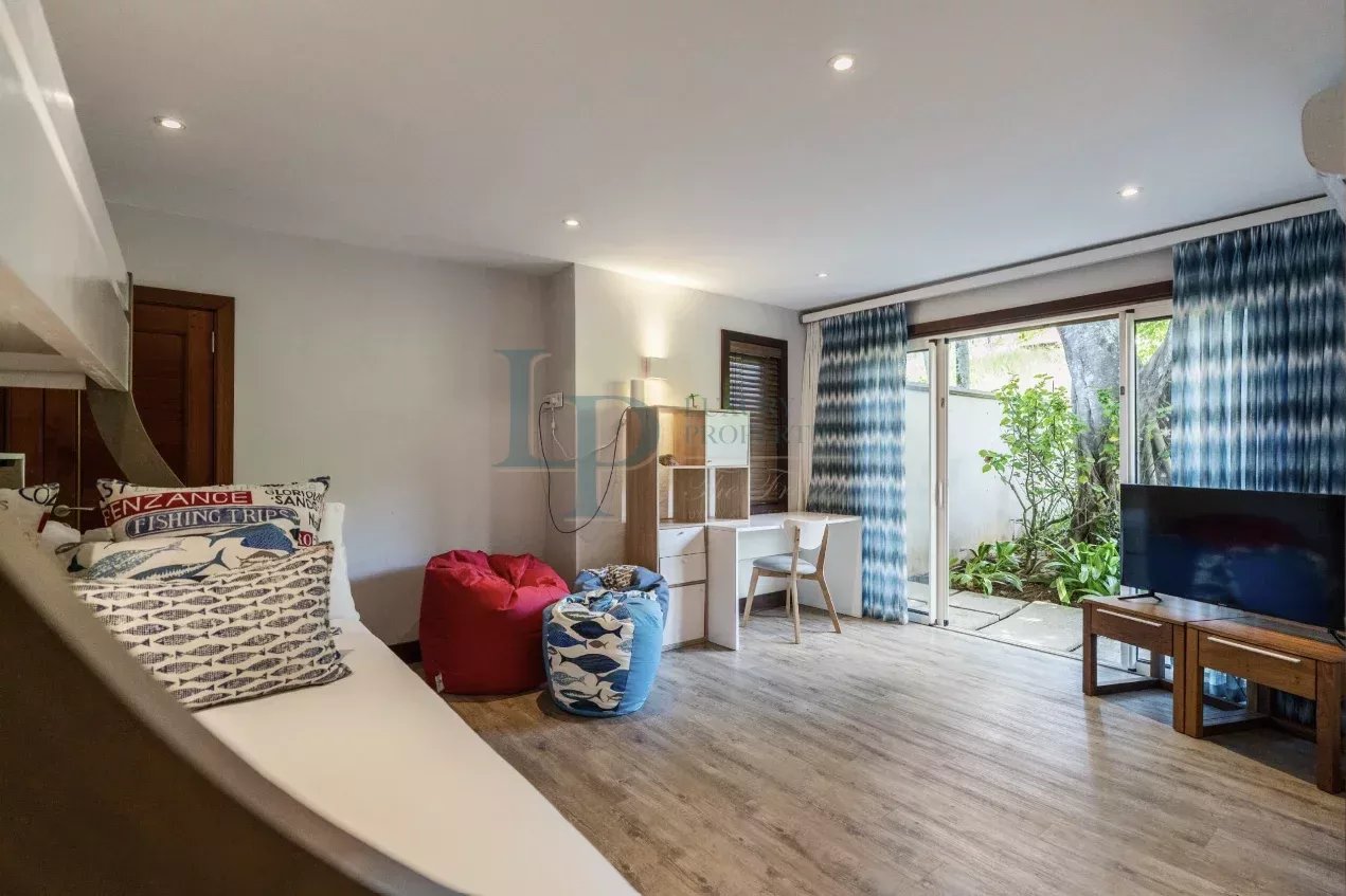 9f3325d8c7f17f402eeee00c835c9d11_90ac2cfc78_1271-original-38517-0.jpg Stunning villa with panoramic ocean views