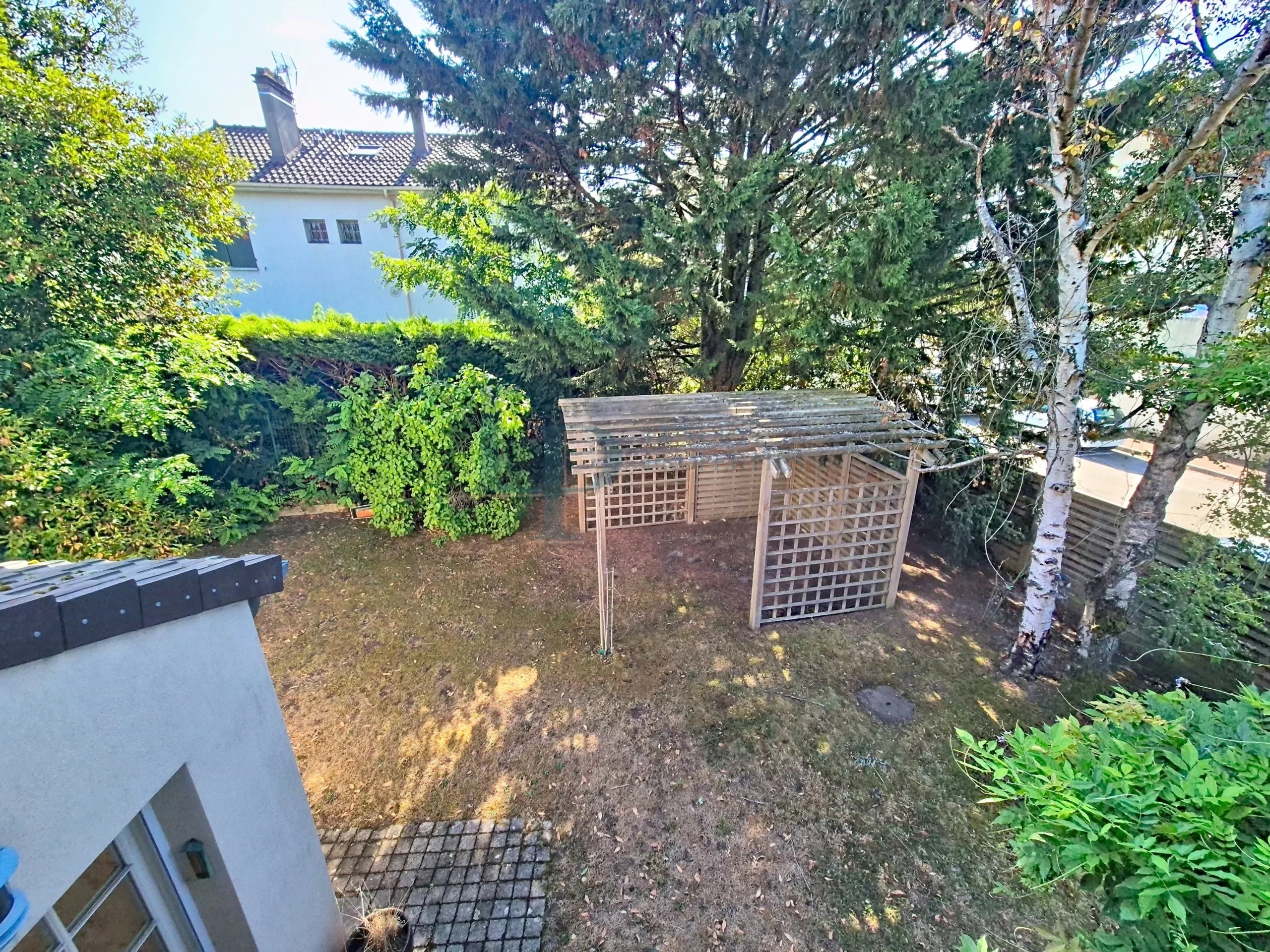 FONTENAY-LE-FLEURY (78) – MAISON FAMILIALE DE 200 M² À RÉINVENTER, AUX PORTES DE SAINT-CYR-L’ÉCOLE