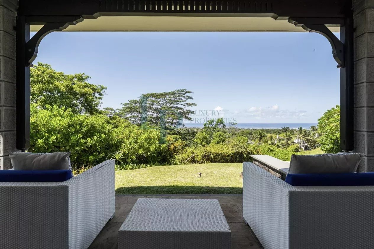 dd03d13c23c8c25932e0c52af1d06317_fadbed747e_1265-original-38517-0.jpg Stunning villa with panoramic ocean views