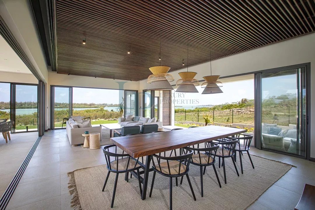Villa D’exception au bord de l’eau