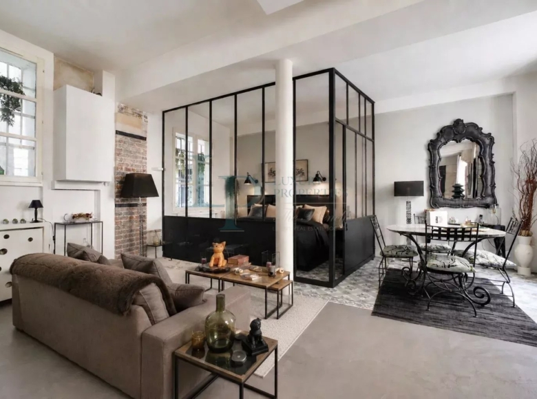 PARIS III – EXCLUSIVITÉ – PLACE DES VOSGES – APPARTEMENT 3 PIÈCES – COMME UNE MAISON – RÉNOVÉ – CALME