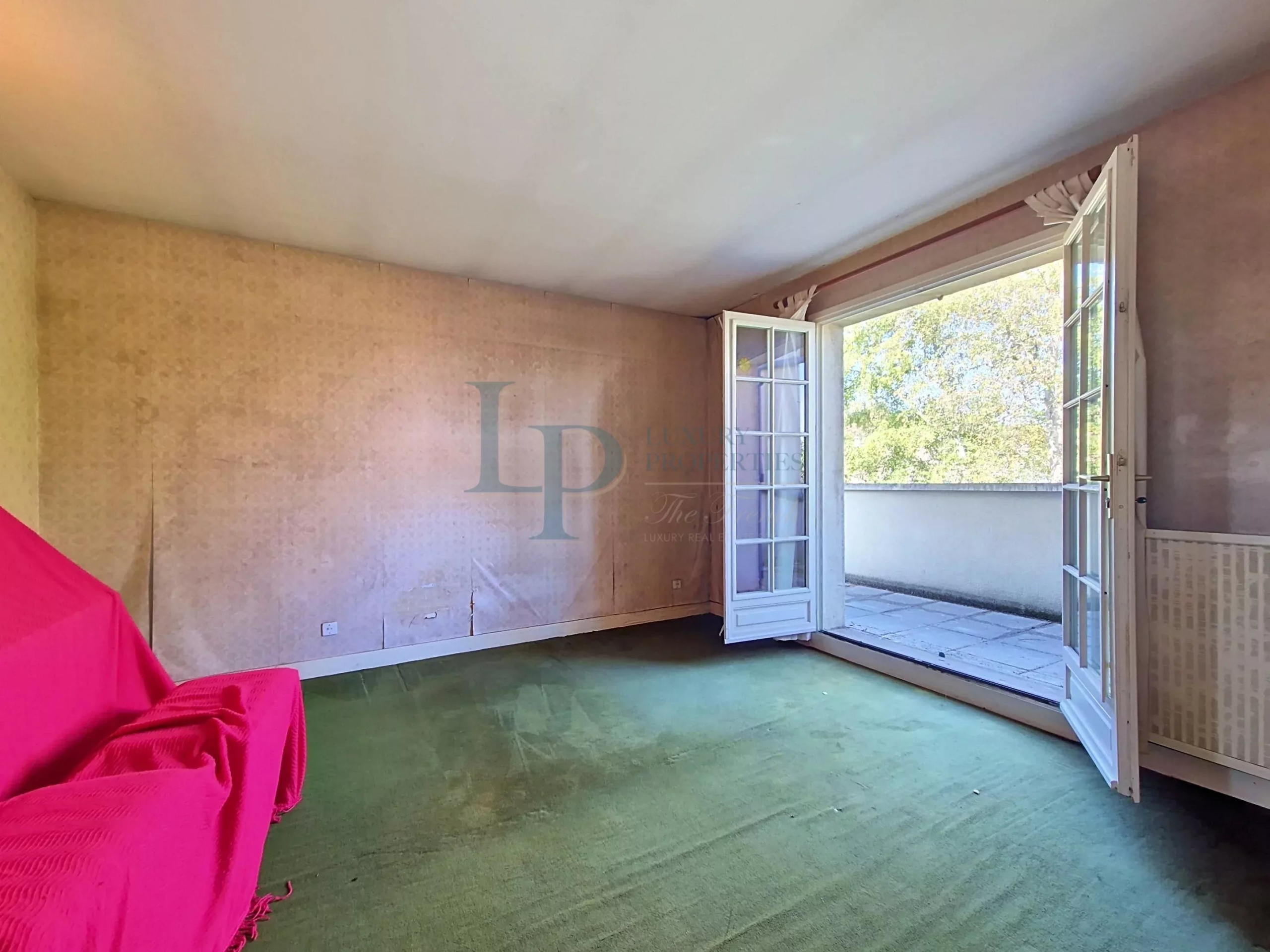 FONTENAY-LE-FLEURY (78) – MAISON FAMILIALE DE 200 M² À RÉINVENTER, AUX PORTES DE SAINT-CYR-L’ÉCOLE