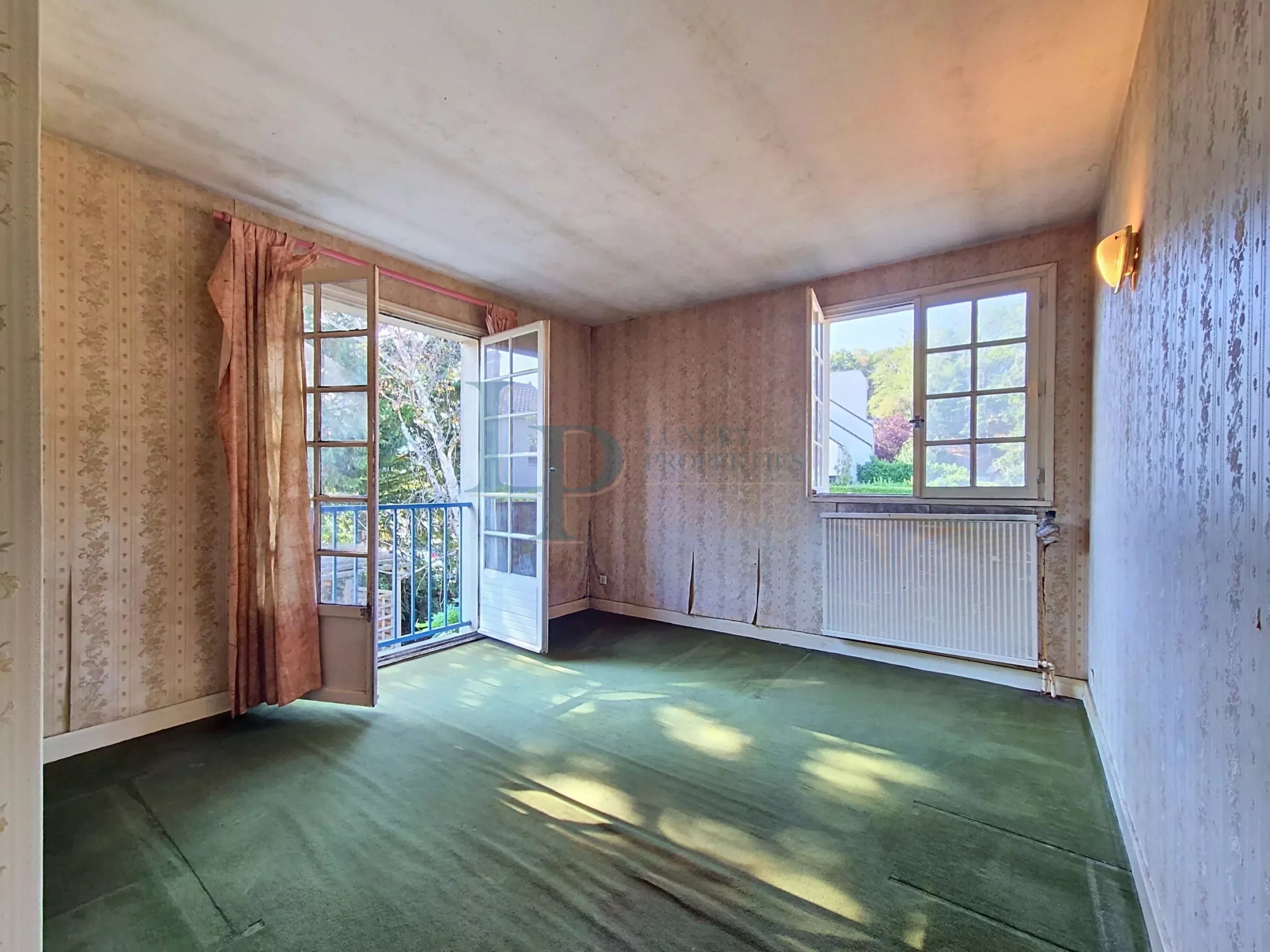 FONTENAY-LE-FLEURY (78) – MAISON FAMILIALE DE 200 M² À RÉINVENTER, AUX PORTES DE SAINT-CYR-L’ÉCOLE
