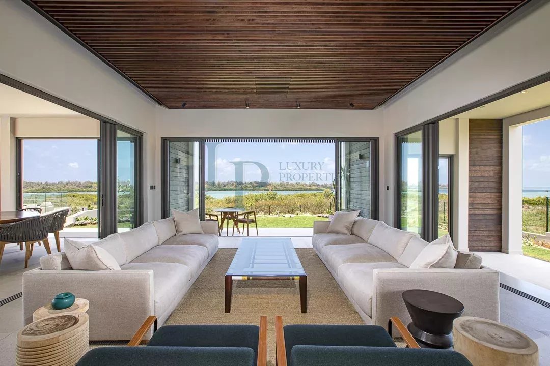 Villa D’exception au bord de l’eau