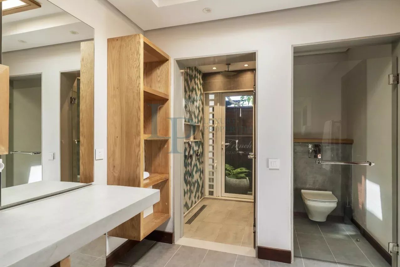 f54ea8d4f178fbc93f6b895e830149d9_8e1333dbfb_1277-original-38517-0.jpg Stunning villa with panoramic ocean views
