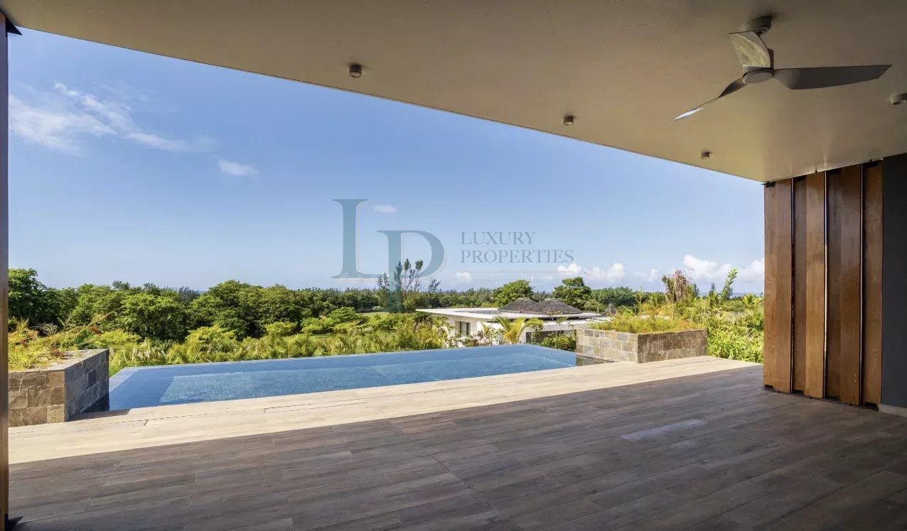 f560b6560f0730903df3ca09b8409da9_377c87d9c3_1276-original-38489-0.jpg Magnifique Villa à la Française