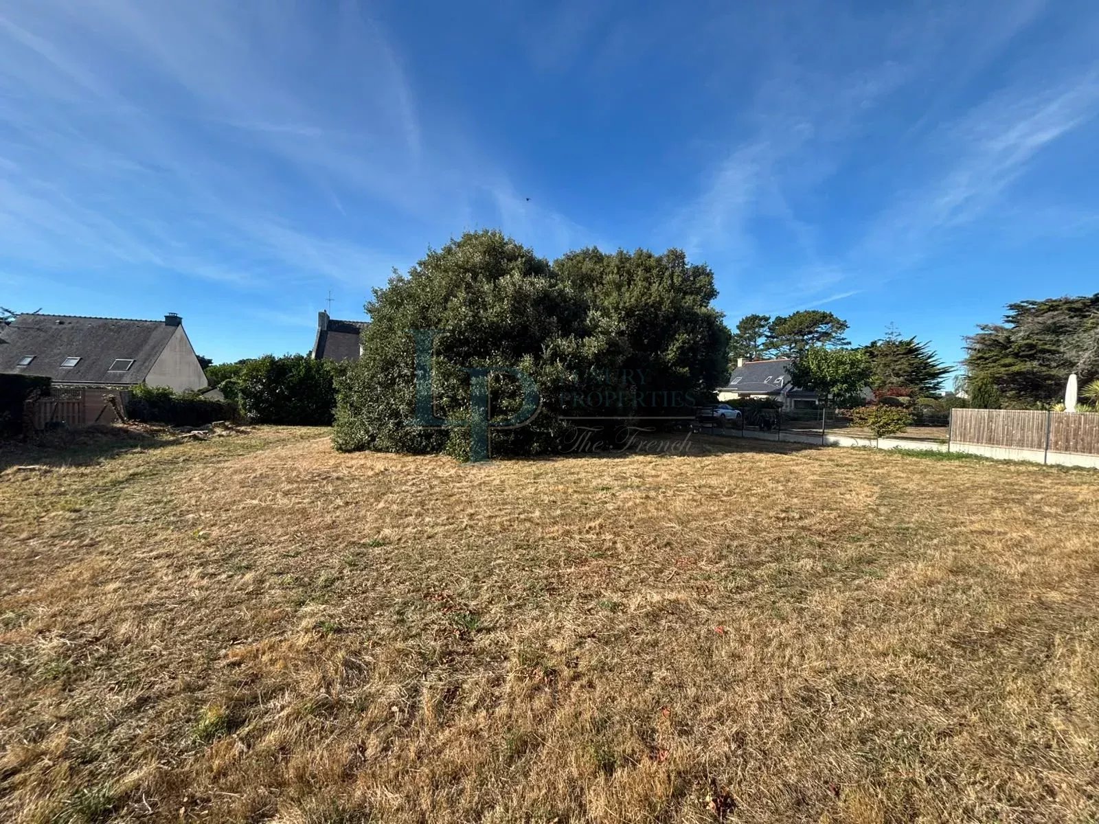 Terrain à bâtir de 723 m2 , accès aménagé