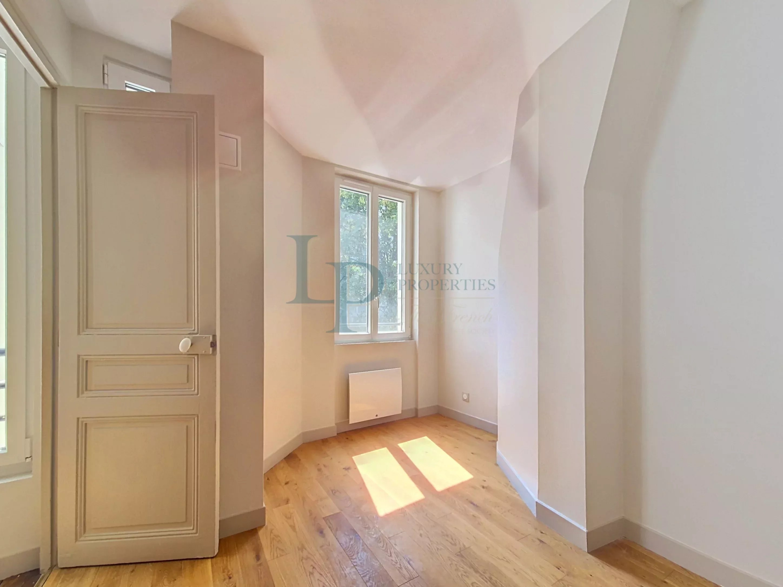 3d2015f20adf9aae1658552d6094033c_7712f191c2_2896-original-47171-0.jpg PARIS 14th – BELLE PLAISANCE – 3 exceptional rooms