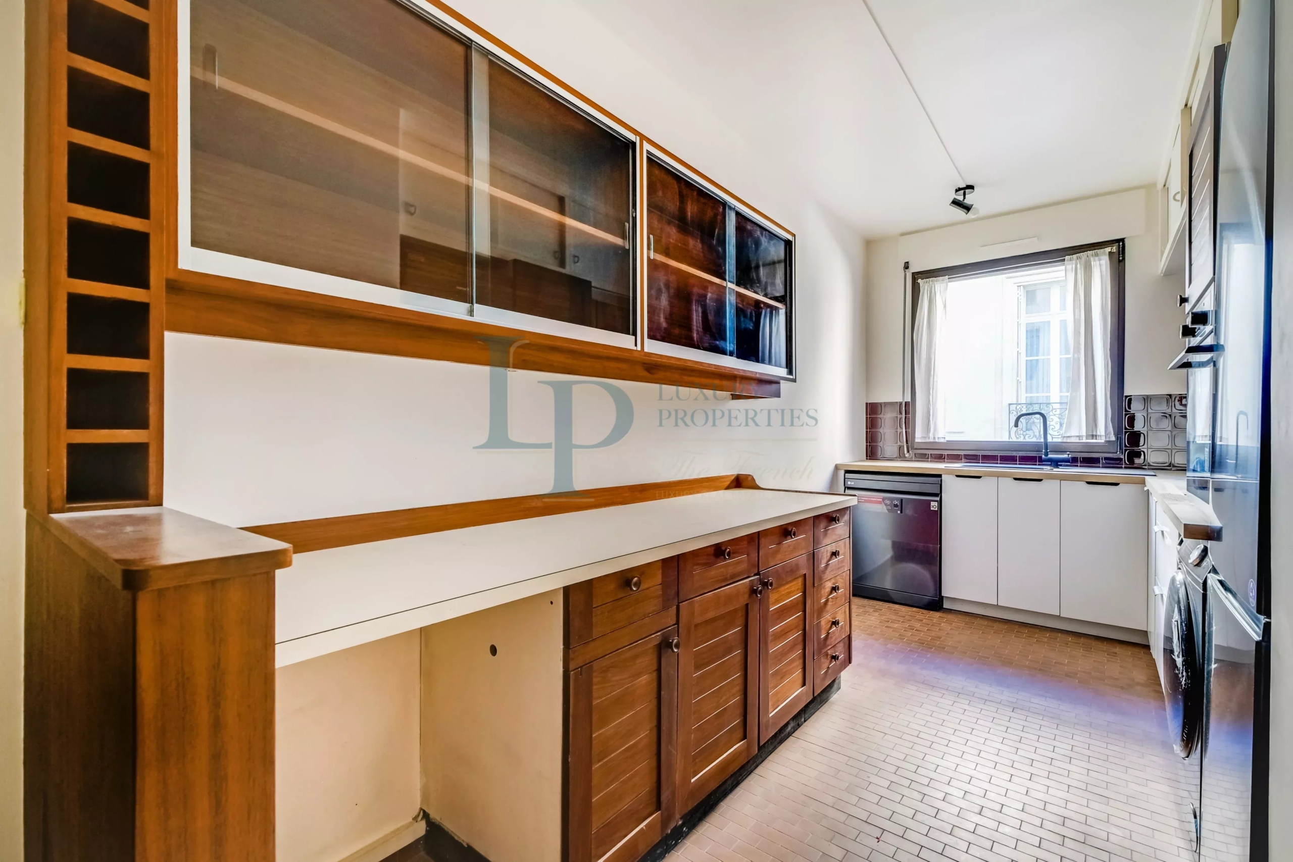 EXCLUSIVIDAD — Avenida Foch — París XVI — Apartamento de recepción de 138m2 — Residencia segura — Bodega y parking